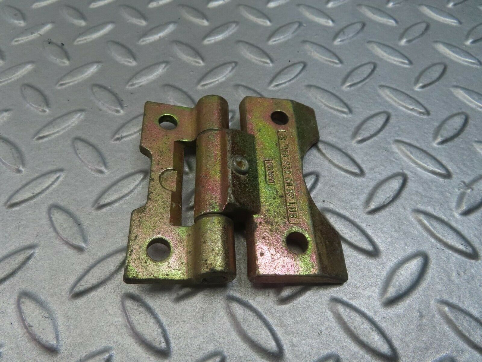 8262 Mercedes-Benz W123 Door Hinge 1237200037