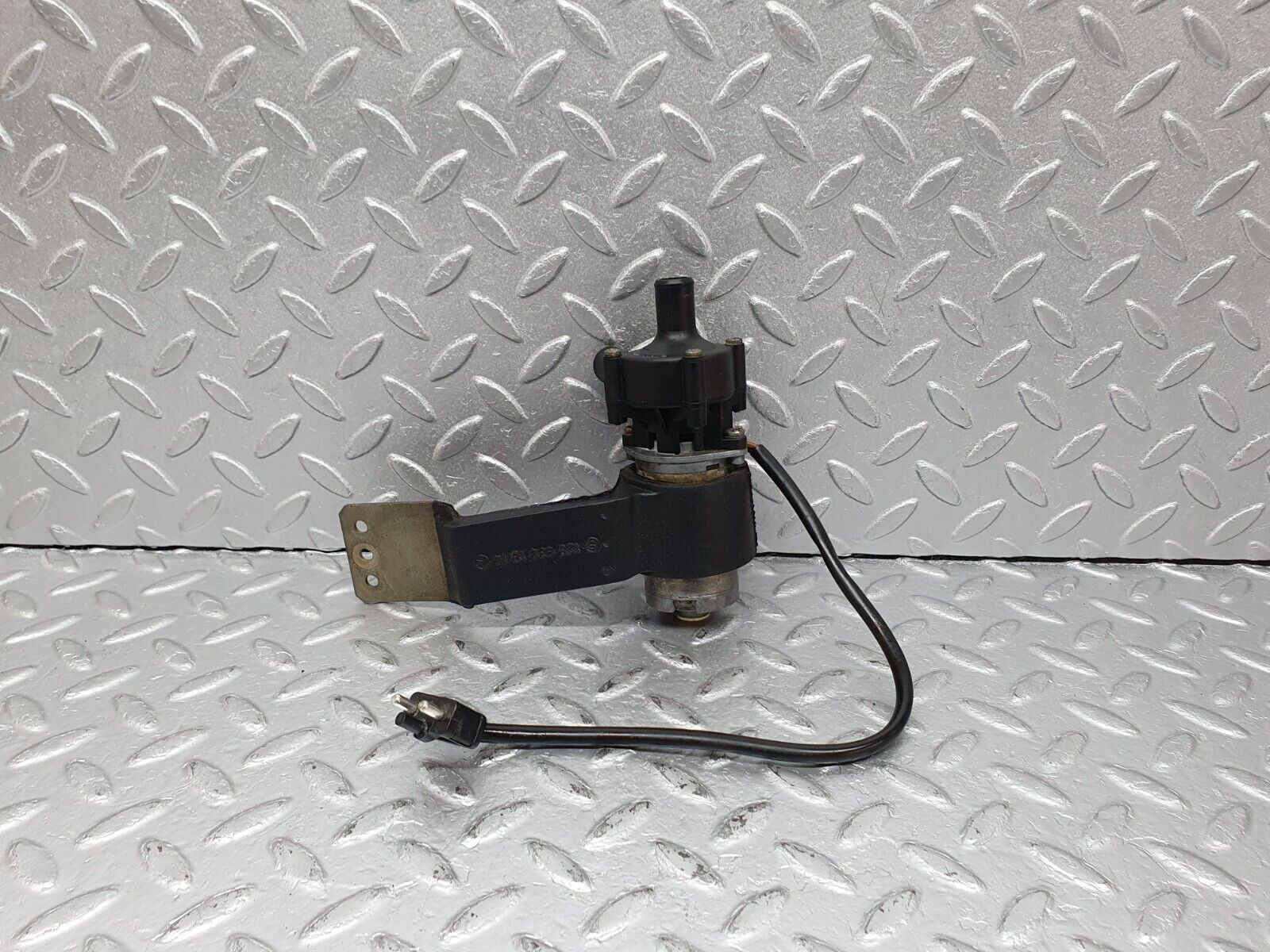 41085 Mercedes-Benz W126 300SE Auxiliary Heating Water Pump 1268301814