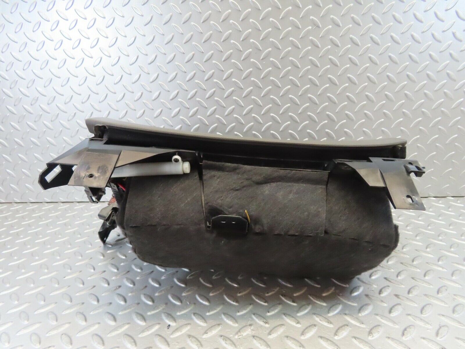 11072 Mercedes-Benz W221 S320 Glove Box