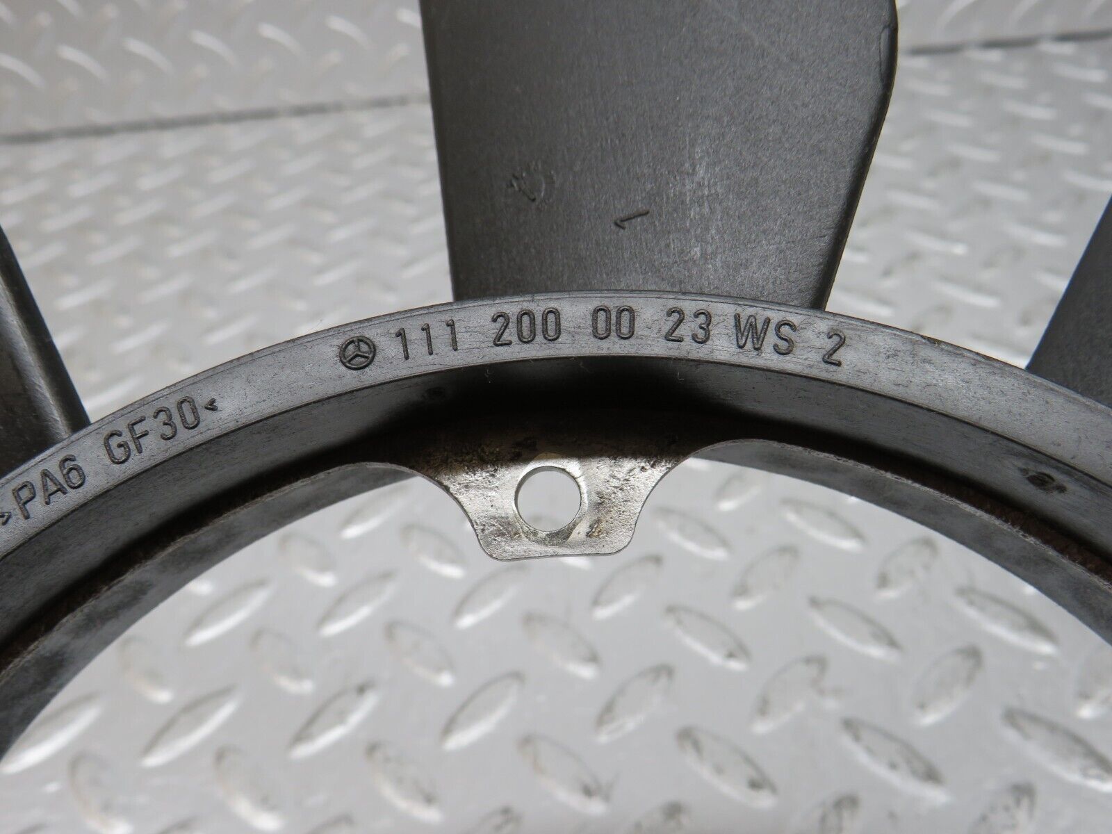 33424 Mercedes-Benz W202 C180 Engine Cooling Fan 1112000023