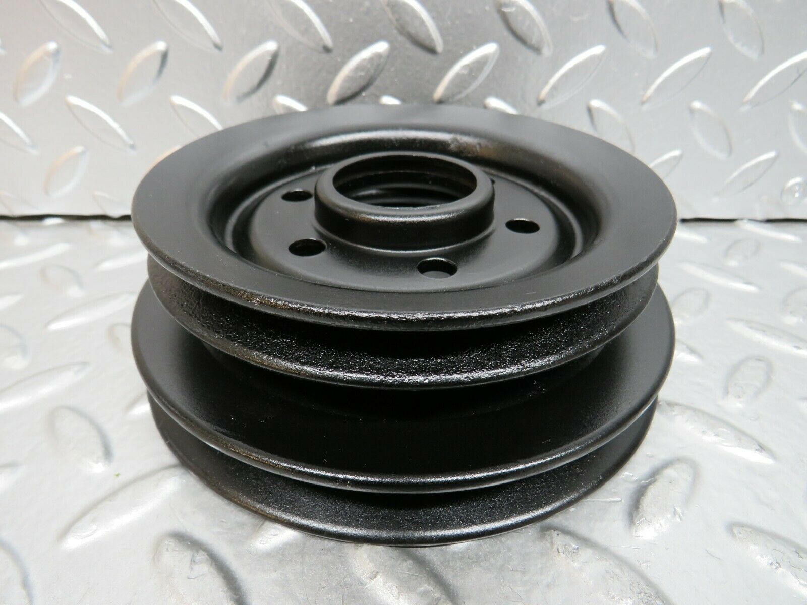 23516 Mercedes-Benz W114 280E Crankshaft Pulley
