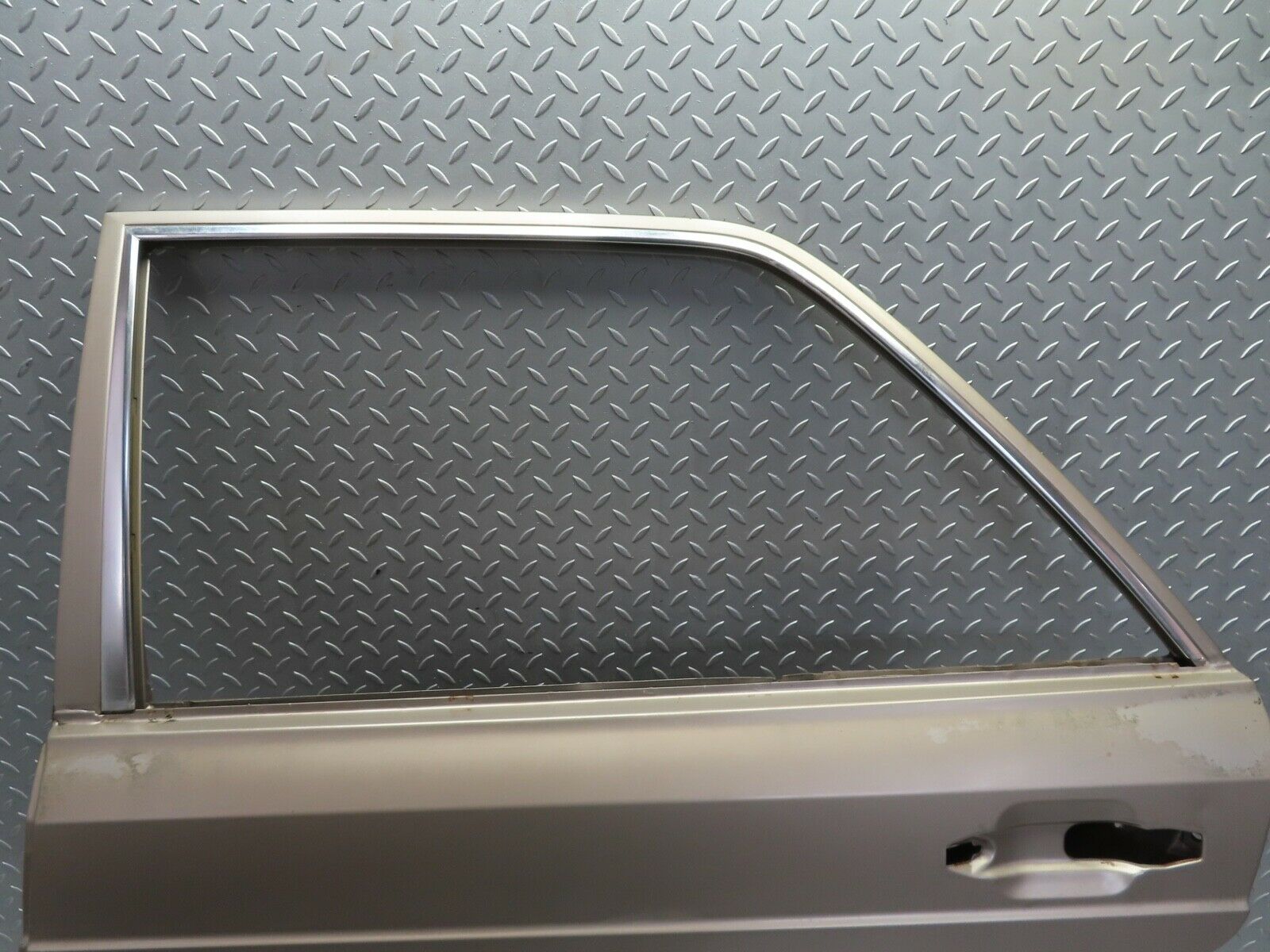 21534 Mercedes-Benz W126 300SE Rear Left Door