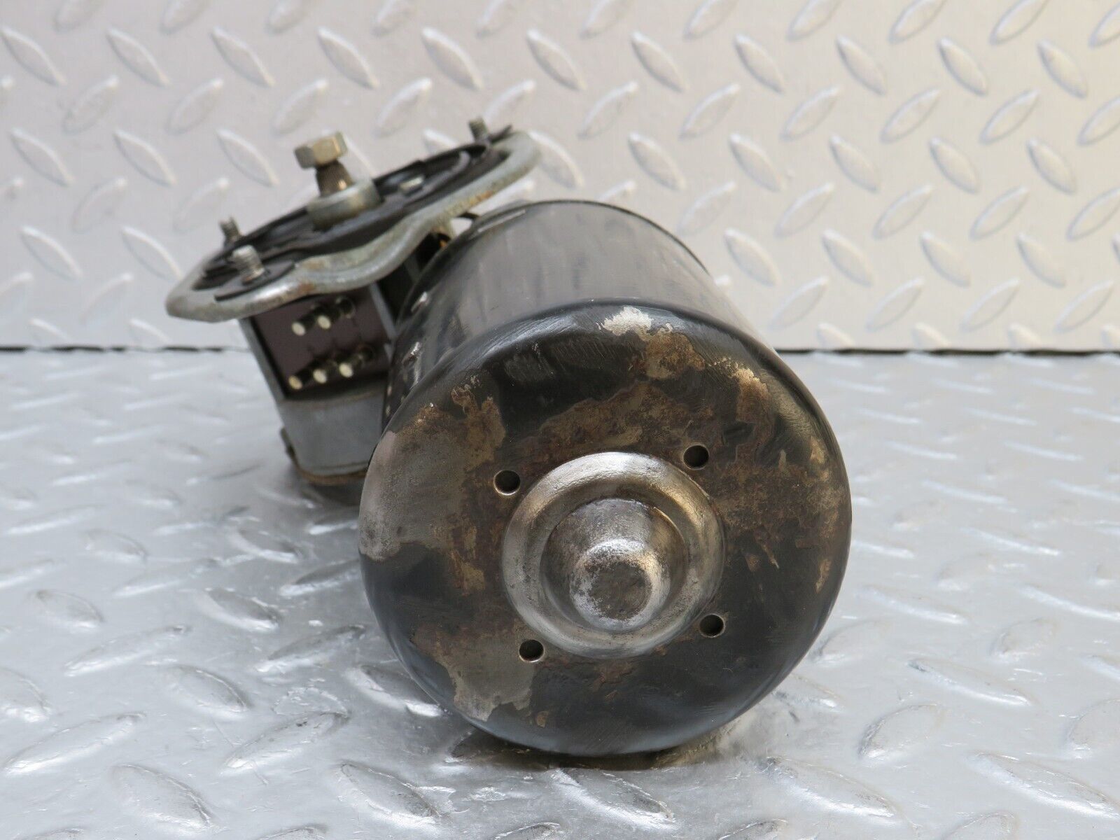 37543 Mercedes-Benz W109 300SEL Wiper Motor Bosch 0390446055