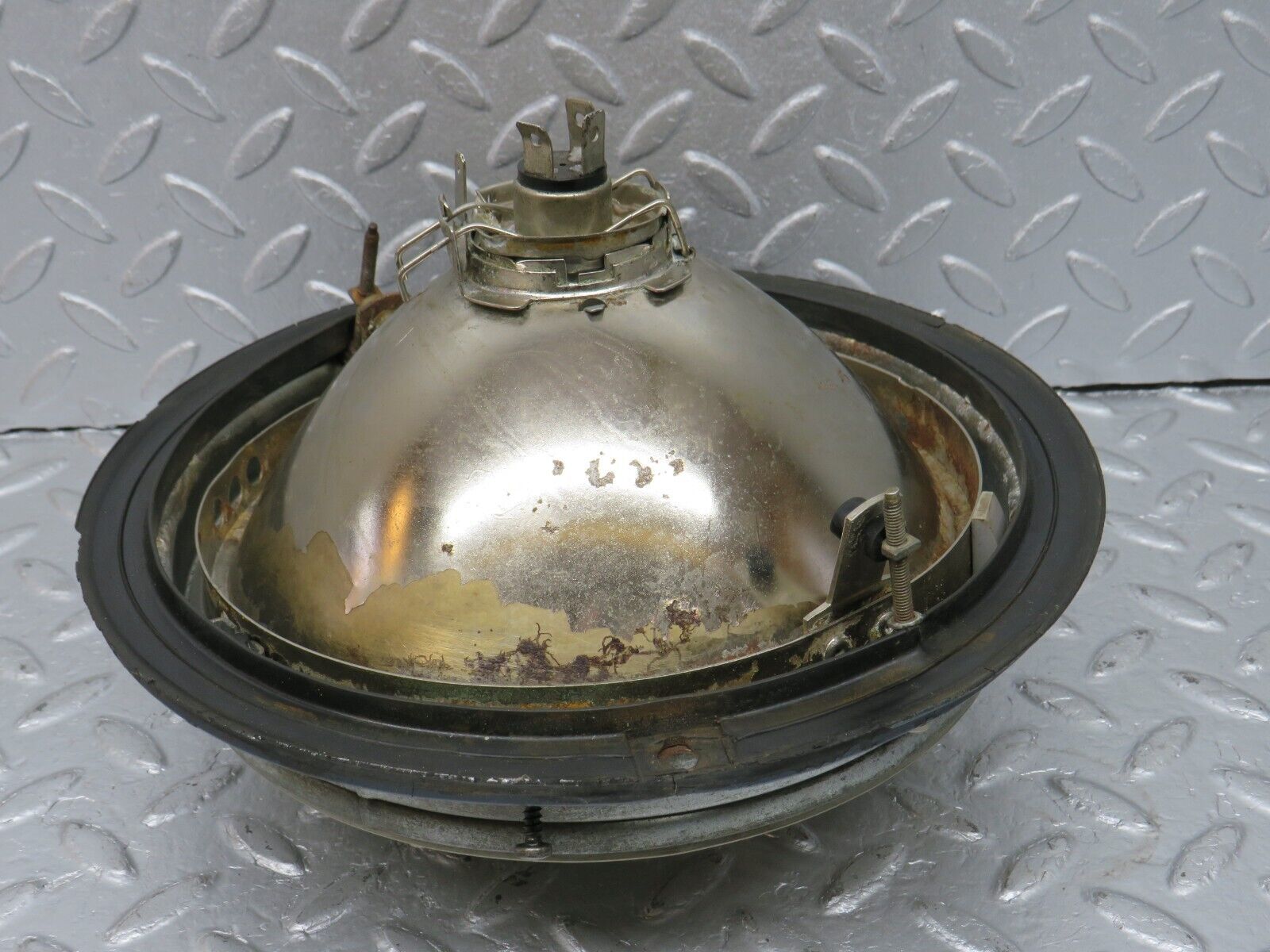 40507 Mercedes-Benz W110 230 Front Right Headlight Hella