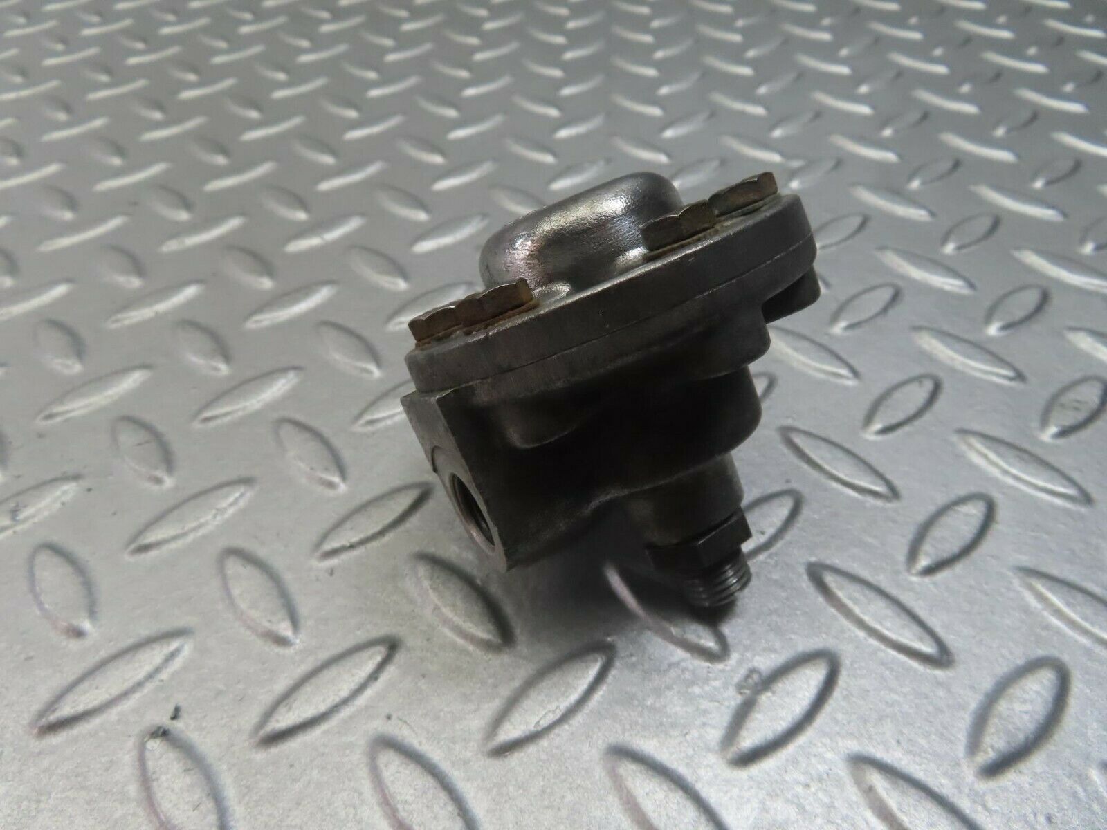 8264 Mercedes-Benz W108 Fuel Backflow Damper Regulator 1270700268