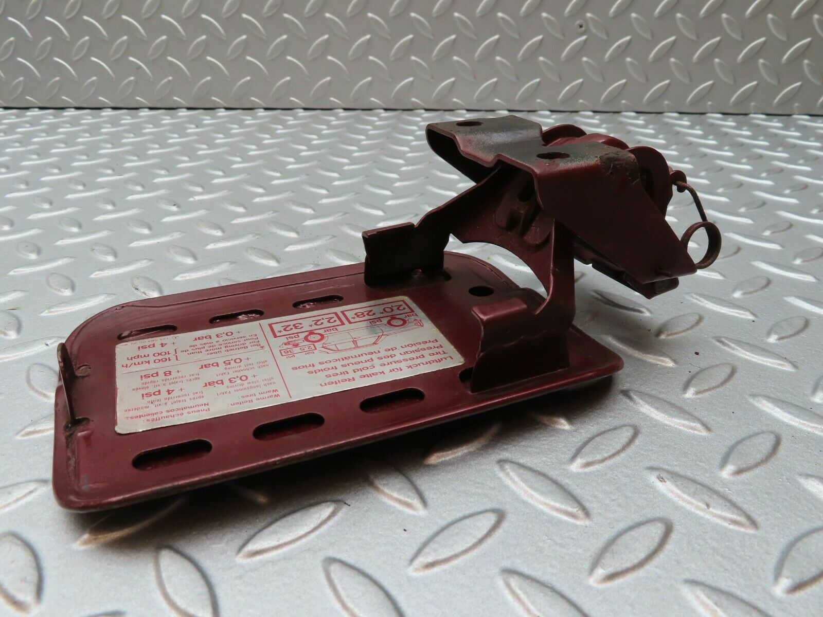 4160 Mercedes-Benz C123 230CE Coupe Fuel Tank Flap Cap 1235840039