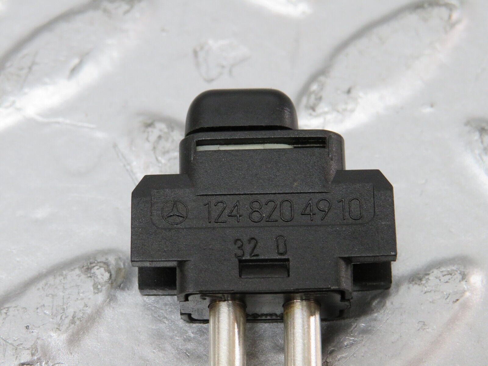 25354 Mercedes-Benz W201 190D Child Lock Control Switch1248204910