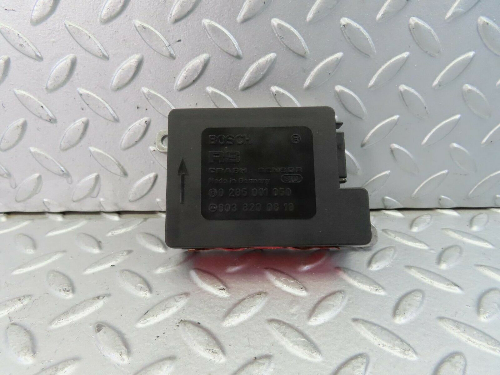 9302 Mercedes-Benz C124 300CE Coupe Crash Sensor Bosch 0038200610