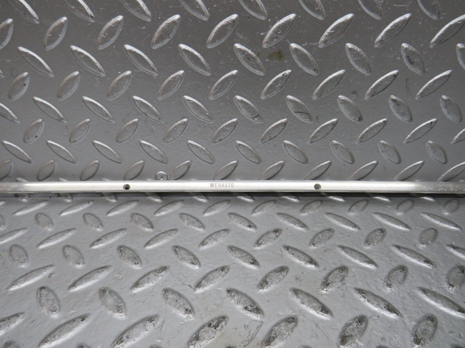 27444 Mercedes-Benz W123 280E Sunroof Chrome Trim