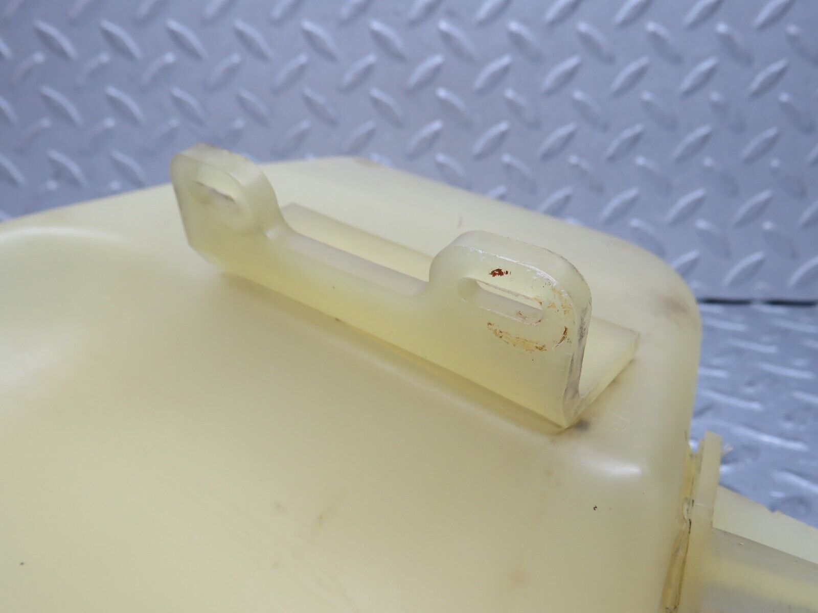 37860 Mercedes-Benz A124 320E Cabriolet Coolant Expansion Tank 1245000449