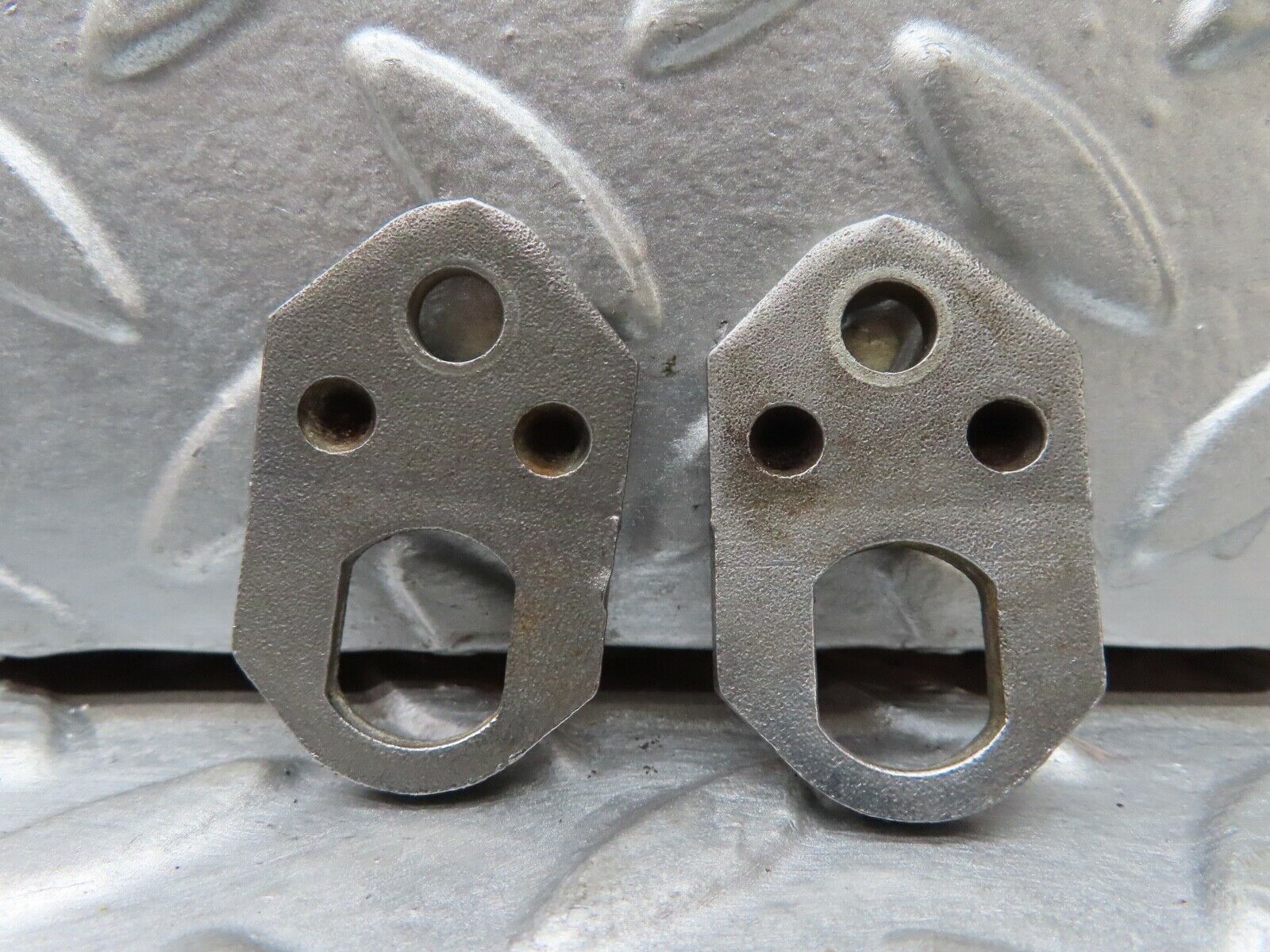 17734 Mercedes-Benz W116 450SEL Fuel Injector Bracket