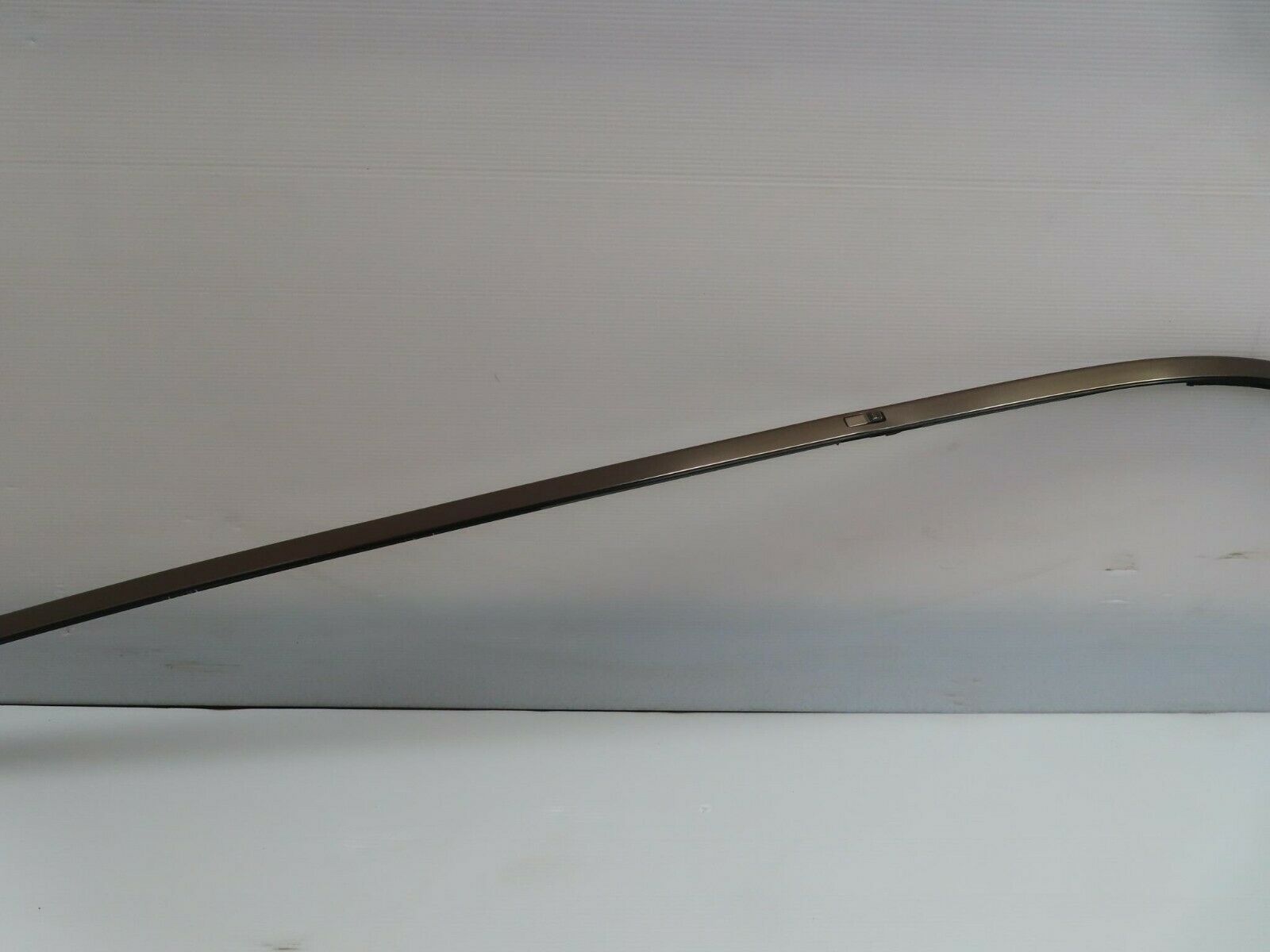 9540 Mercedes-Benz C124 300CE Coupe Roof Chrome Right Side