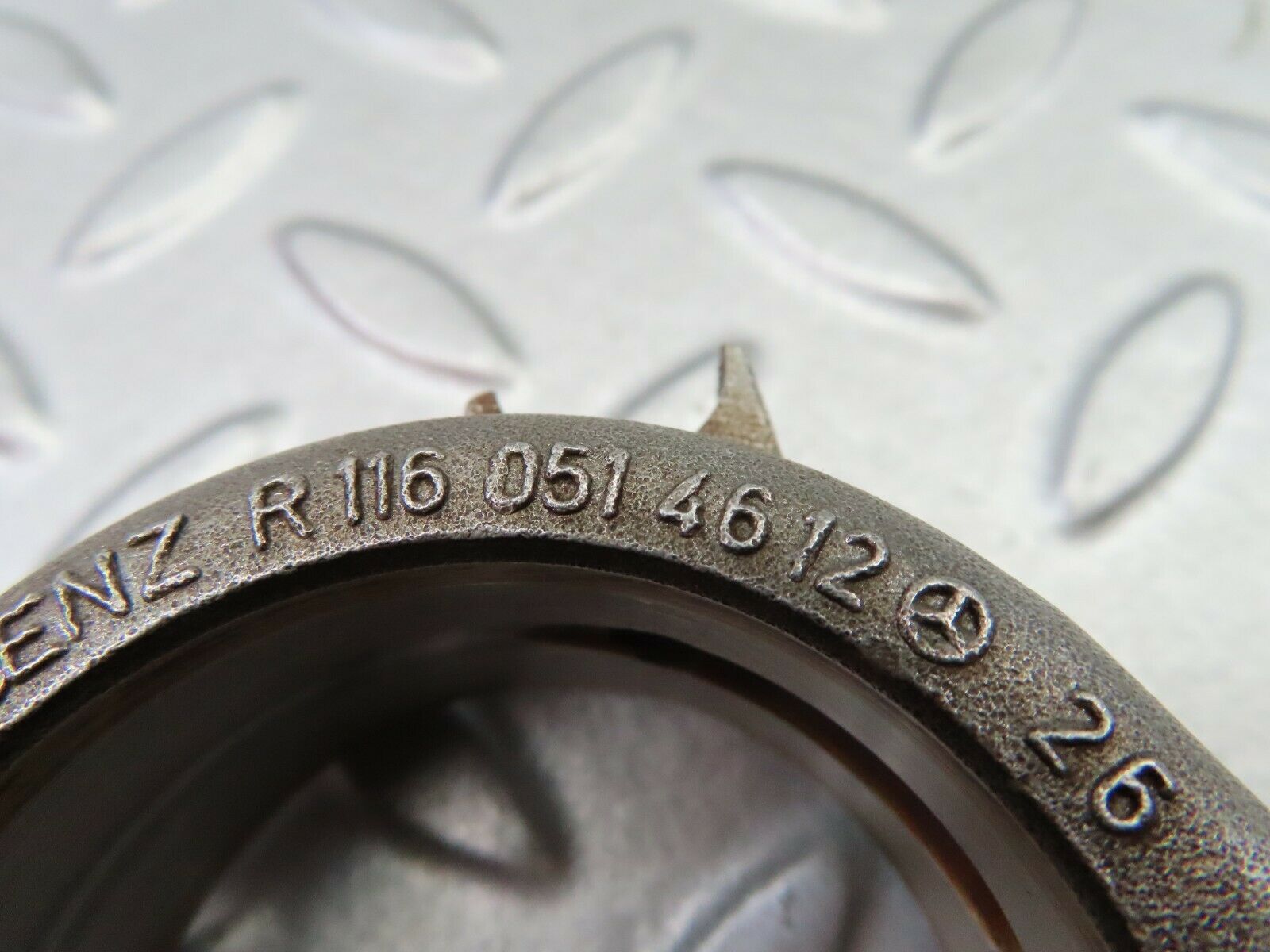 6295 Mercedes-Benz W126 380SE Camshaft Bearing Tower 1160514612