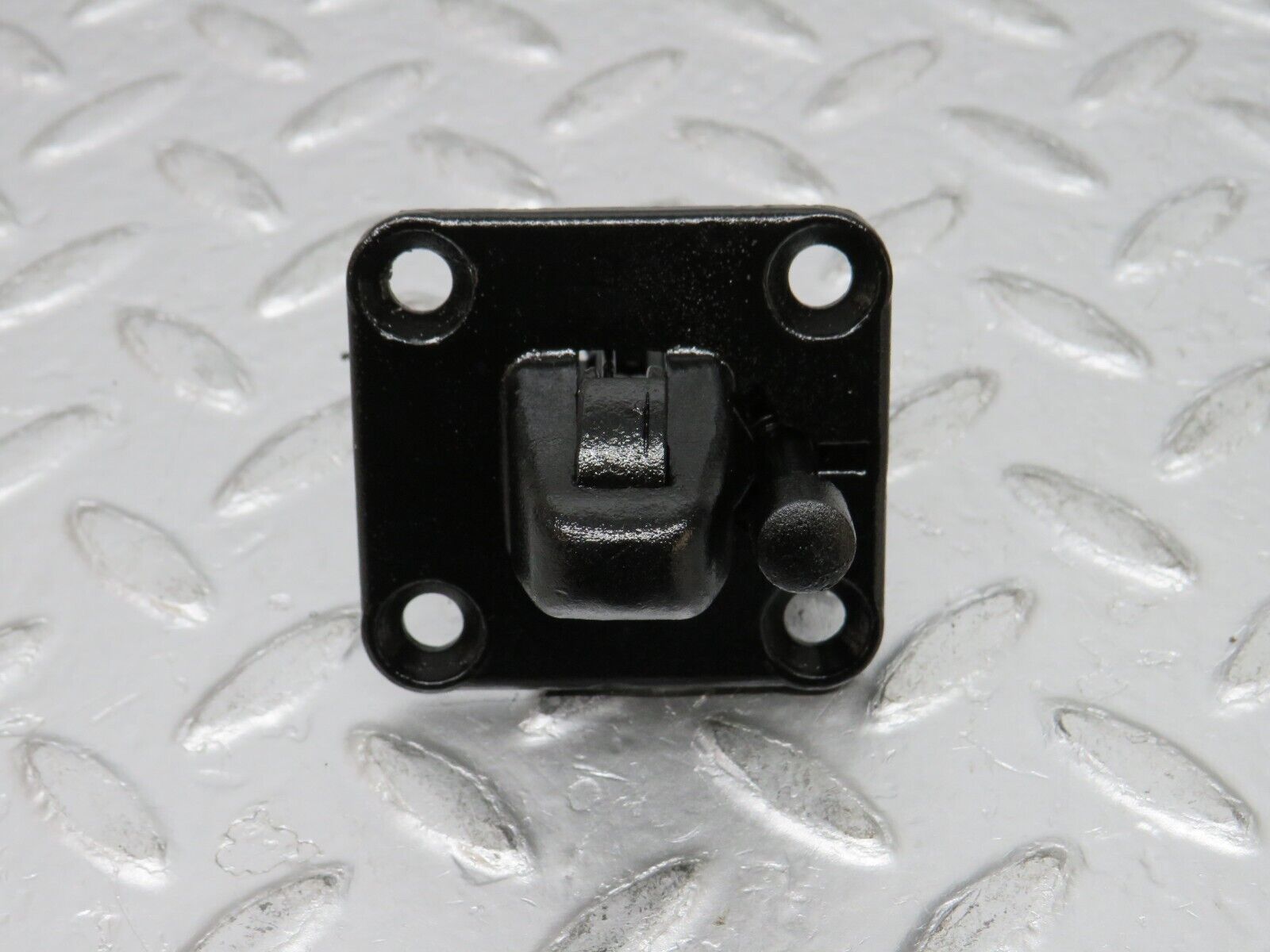 0774 Mercedes-Benz C107 350SLC Coupe Bonnet Lock Catch