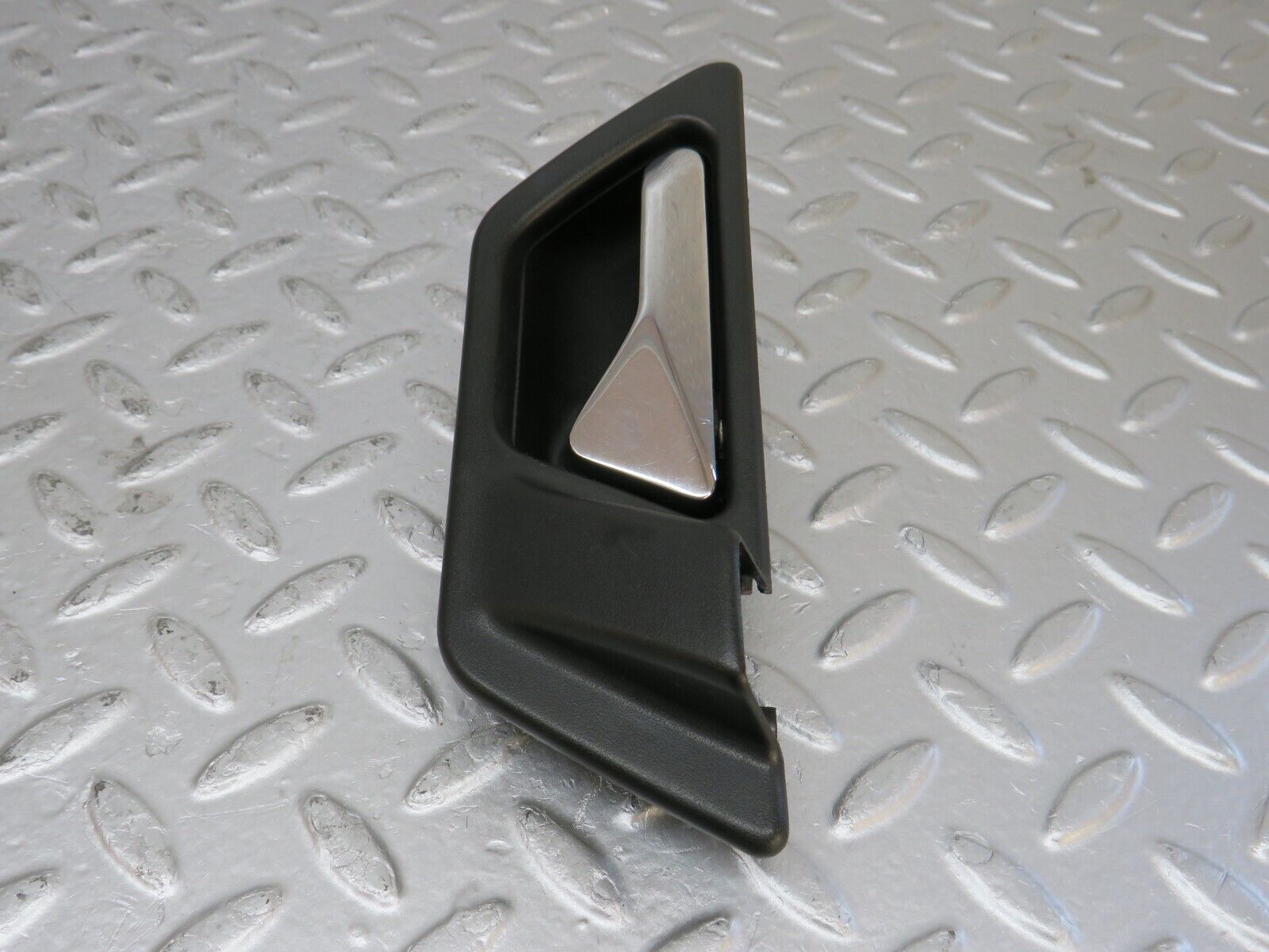 33907 Mercedes-Benz W124 260E Interior Door Handle Front Left 1247600161