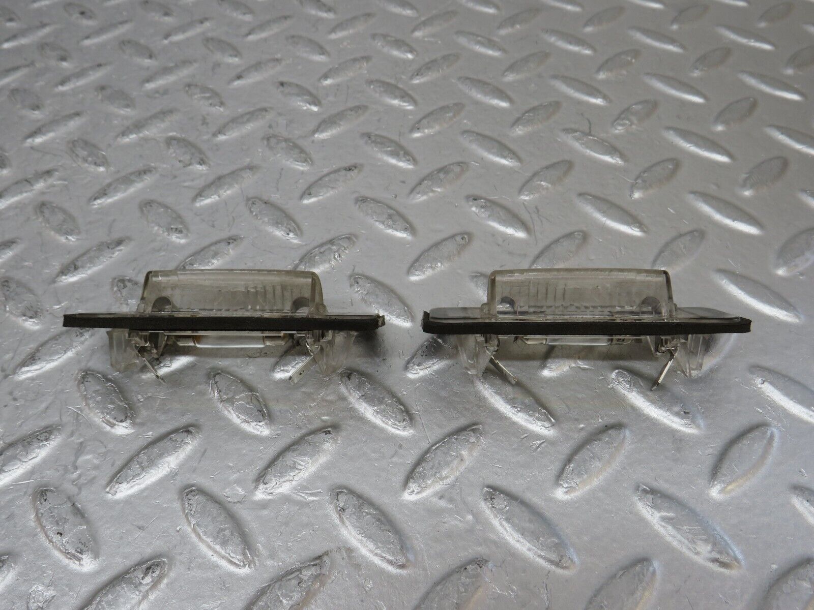 34884 Mercedes-Benz W210 320E number Plate Light 2x 2108200356