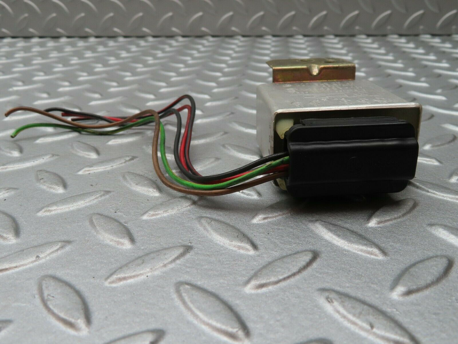 4189 Mercedes-Benz S123 200T Wagon Fuel Pump Relay 0015452705