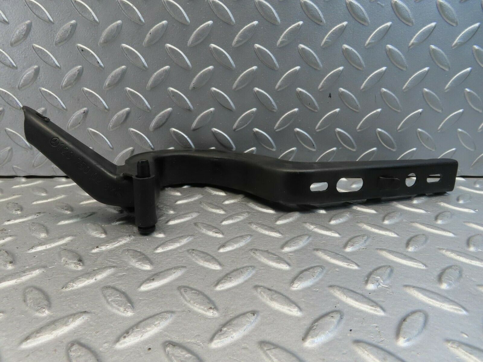 11463 Mercedes-Benz C123 230CE Coupe Trunk Lid Hinge Right Side 1237500287