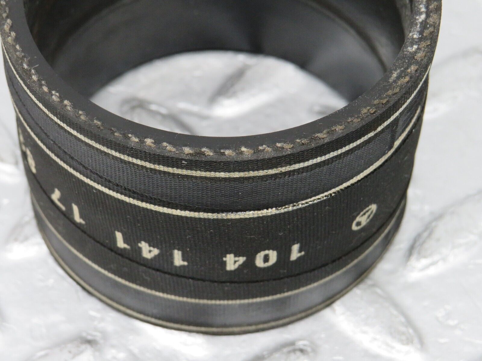 38540 Mercedes-Benz R129 280SL Coupe Air Intake Manifold Hose 1041411783