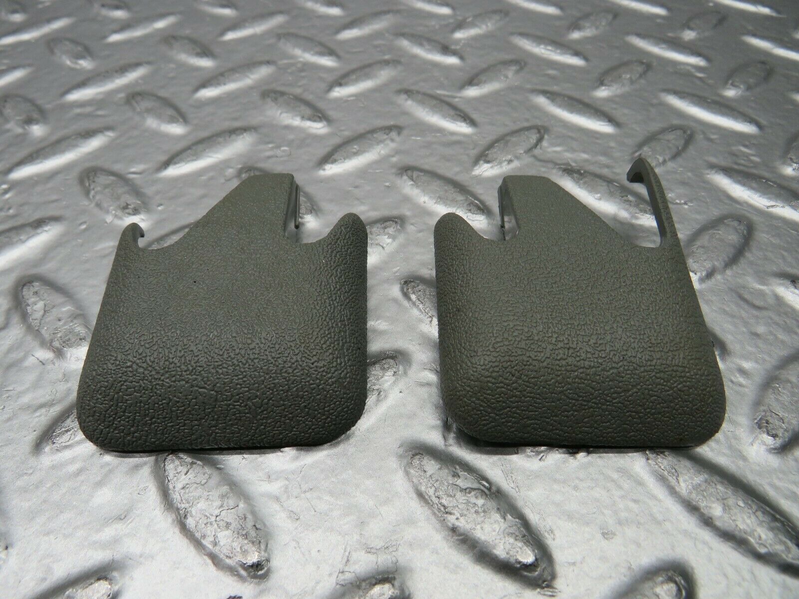 22593 Mercedes-Benz C124 E220 Front Seat Rail Trim Cover 1246842118 1246842218