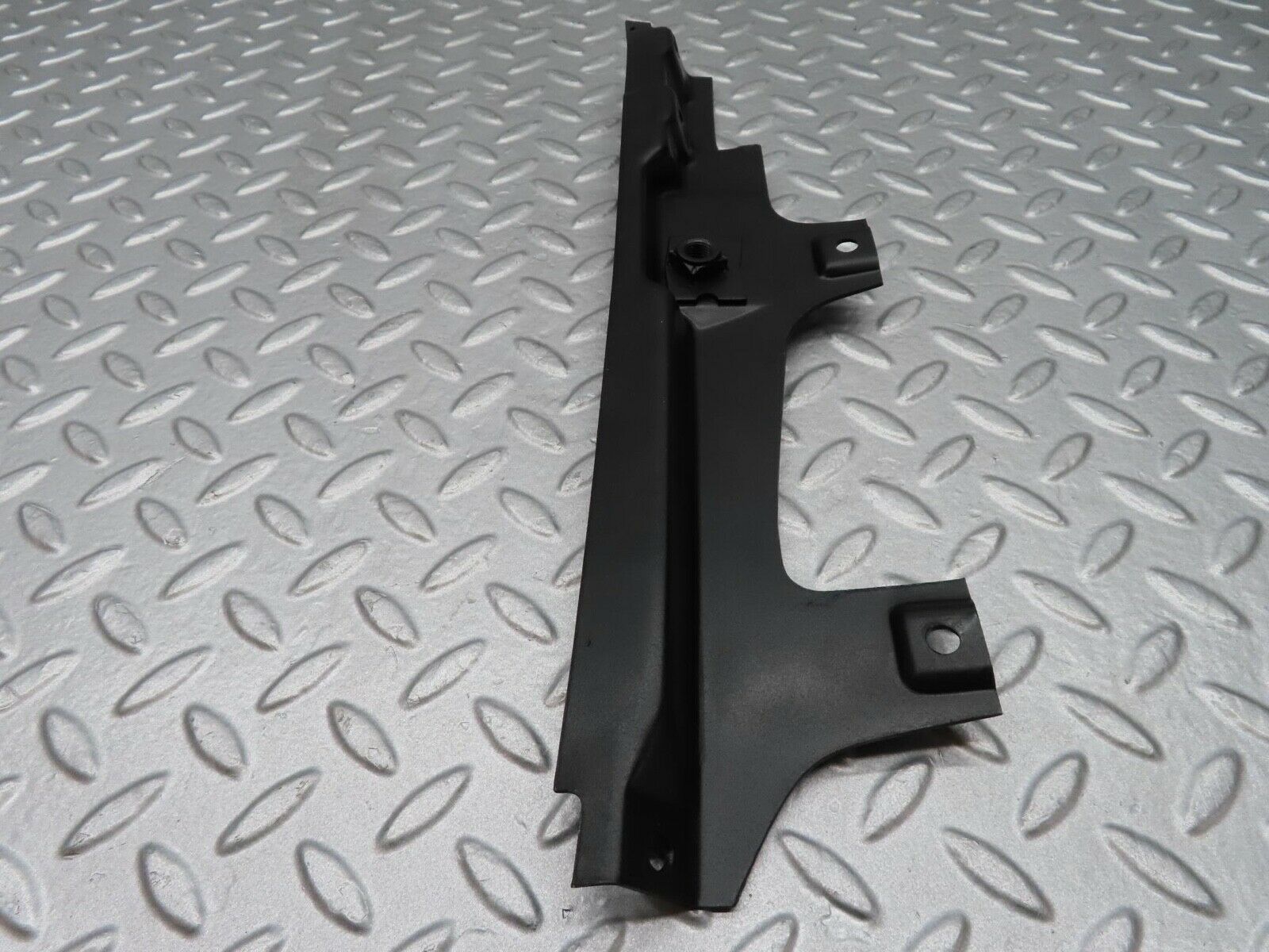 14055 Mercedes-Benz C107 280SLC Rear Right Inner Window Seal Holder Bracket