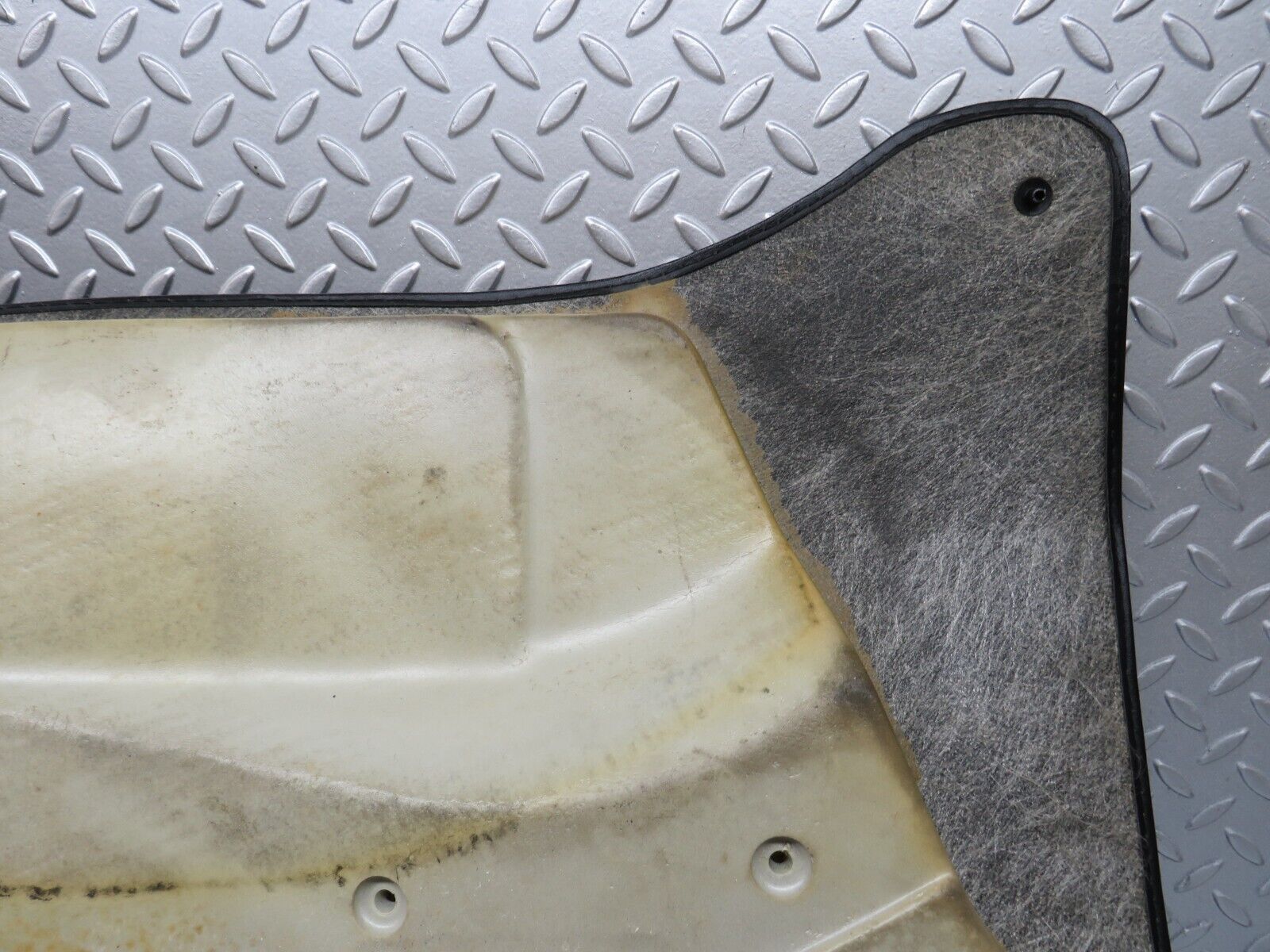 37937 Mercedes-Benz A124 320E Cabriolet Front Right Floor Carpet Black