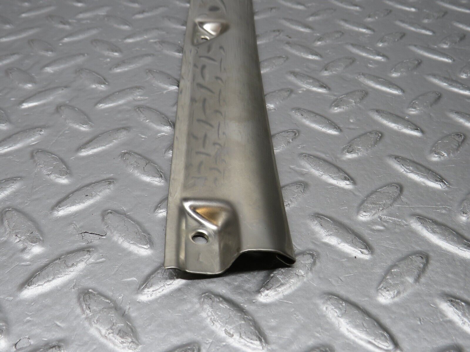 38593 Mercedes-Benz R129 280SL Coupe Folding Top Chrome Top Cover Trim Right