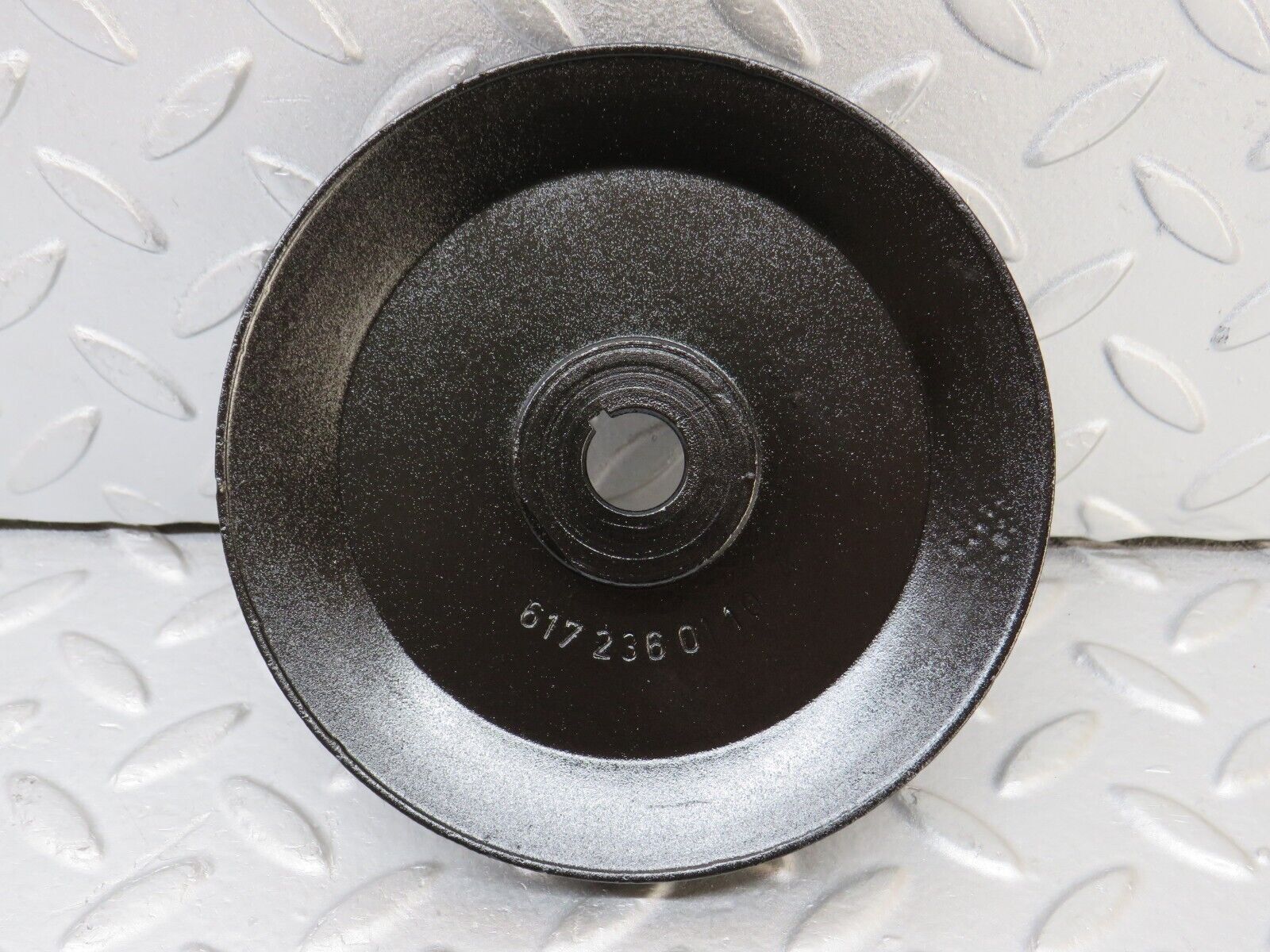 35933 Mercedes-Benz 240D OM616.912 Power Steering Pump Pulley 6172360110