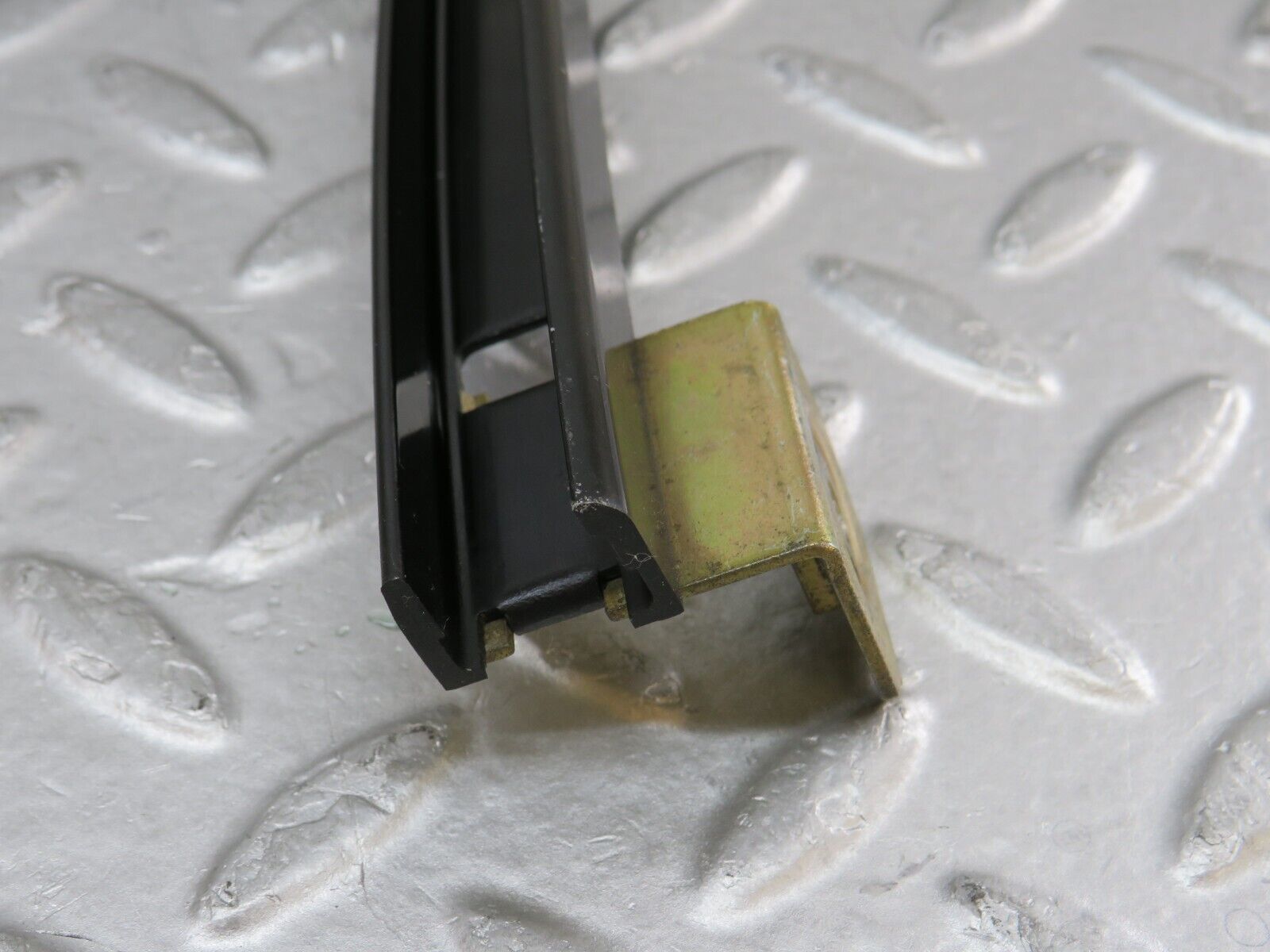 35004 Mercedes-Benz W210 320E Rear Right Door Window Channel