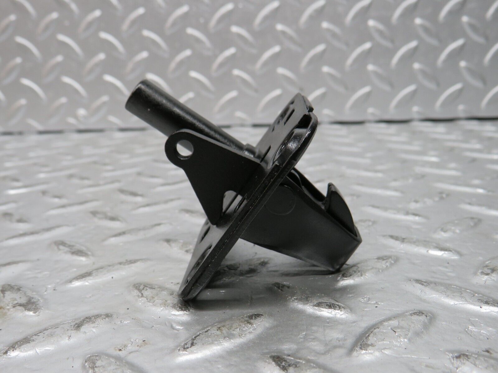 31995 Mercedes-Benz W123 230E Bonnet Lock Latch