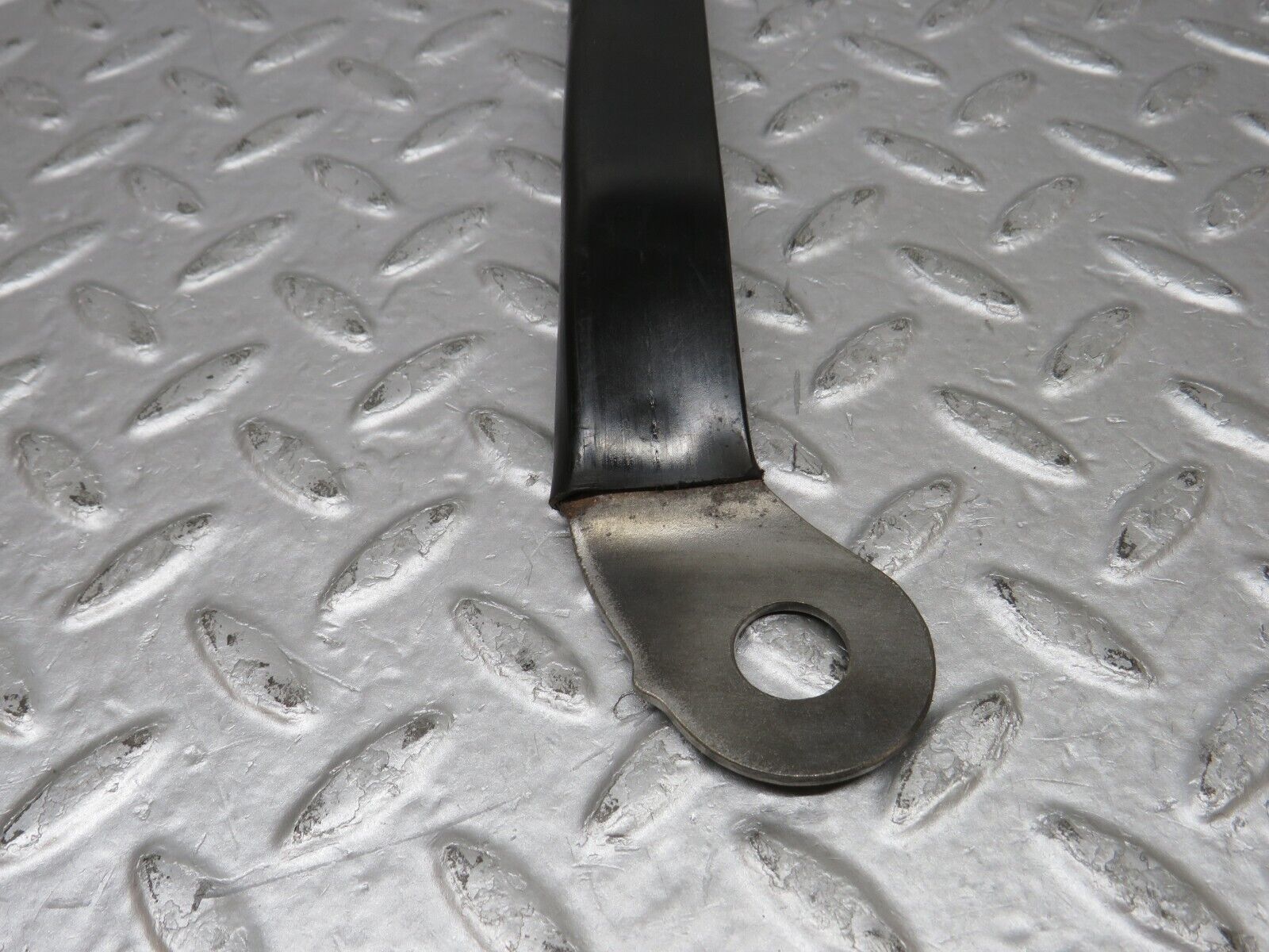 36304 Mercedes-Benz W126 420SE Seat Belt Runner