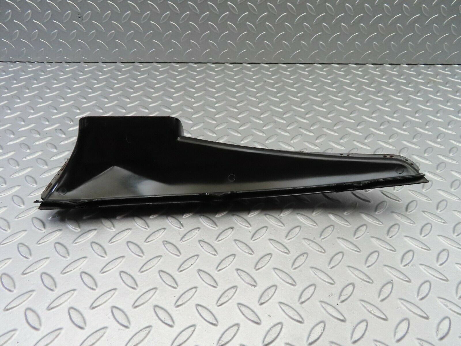 6931 Mercedes-Benz C107 350SLC Coupe Dashboard Air Vent Left Side