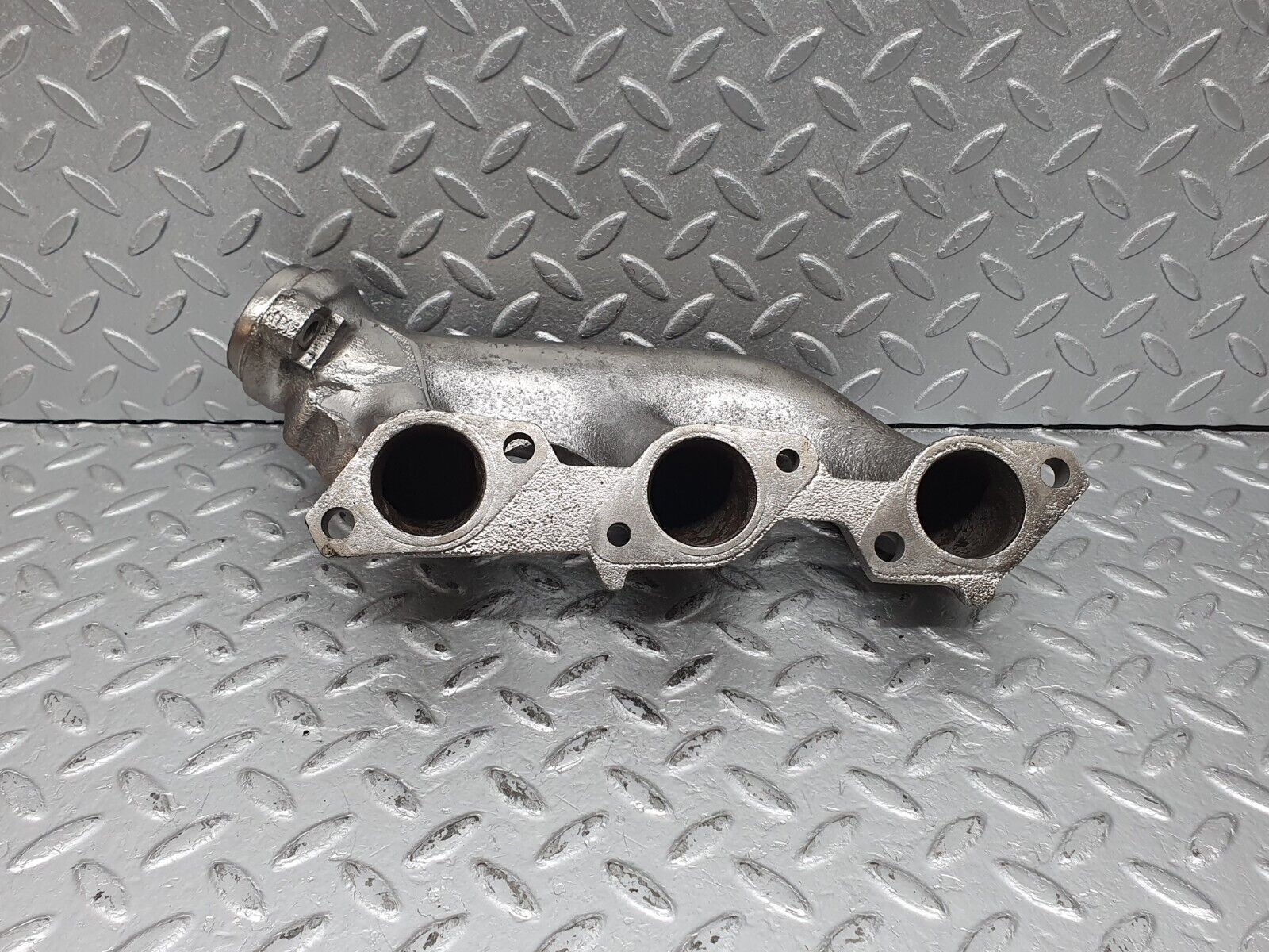 41201 Mercedes-Benz W126 300SE Exhaust Manifold Cylinder 1-3 1031421502