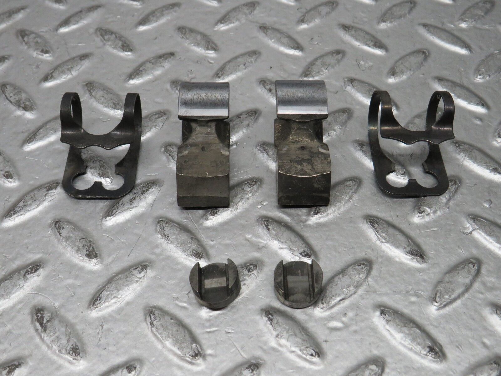 28188 Mercedes-Benz W123 280E Valve Rocker Arm With Tappet & Retaining Spring