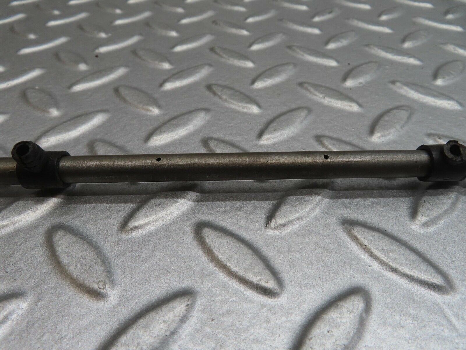 13360 Mercedes-Benz C107 350SLC Coupe Camshaft Oil Tube