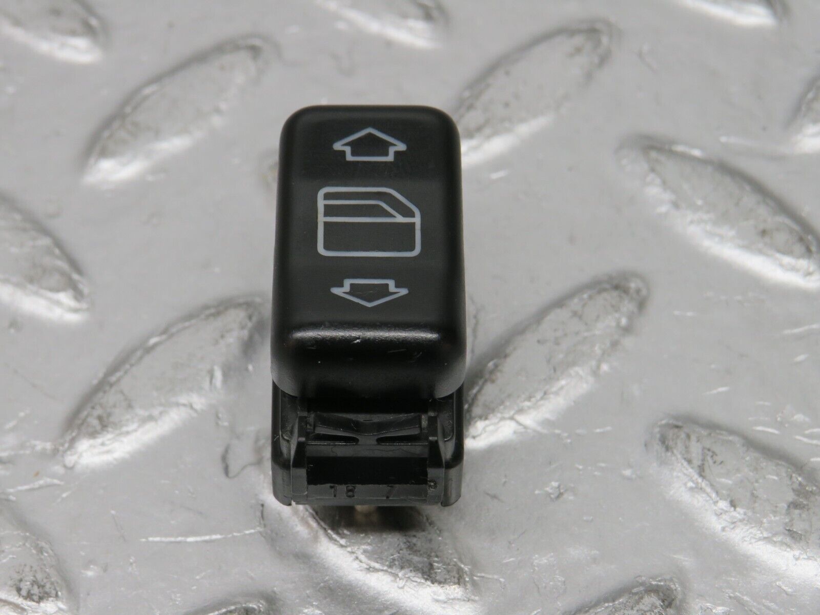 32469 Mercedes-Benz S124 300TE Wagon Electric Window Switch Right 1248204510