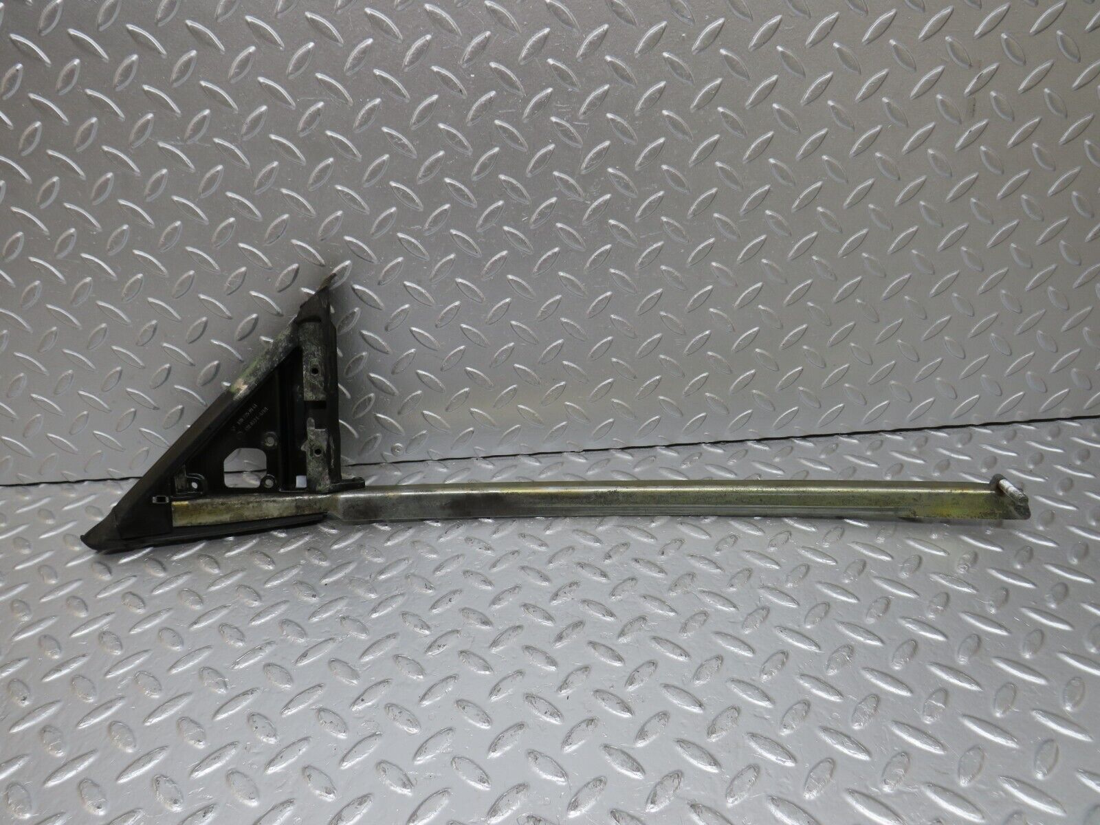 34461 Mercedes-Benz C126 380SEC Front Left Door Window Channel 1267250141