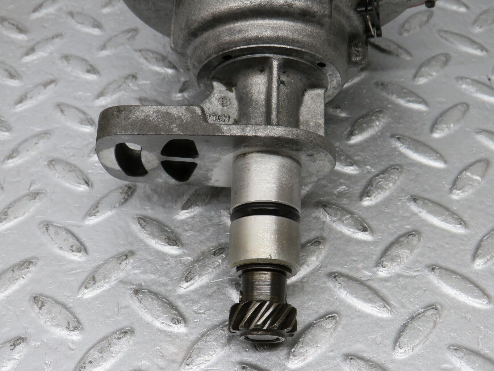 36262 Mercedes-Benz W126 420SE Ignition Distributor Bosch 0031584401 023750500