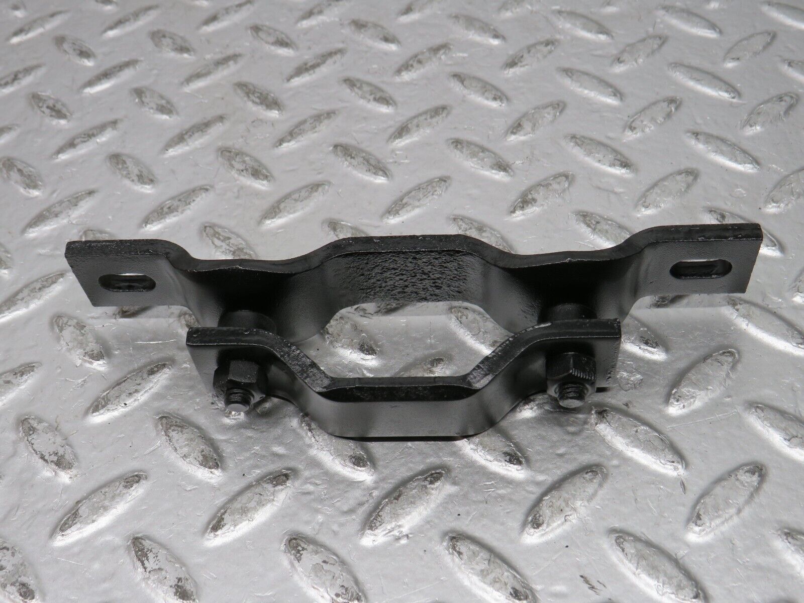 31994 Mercedes-Benz W123 230E Engine Mount Bracket Front