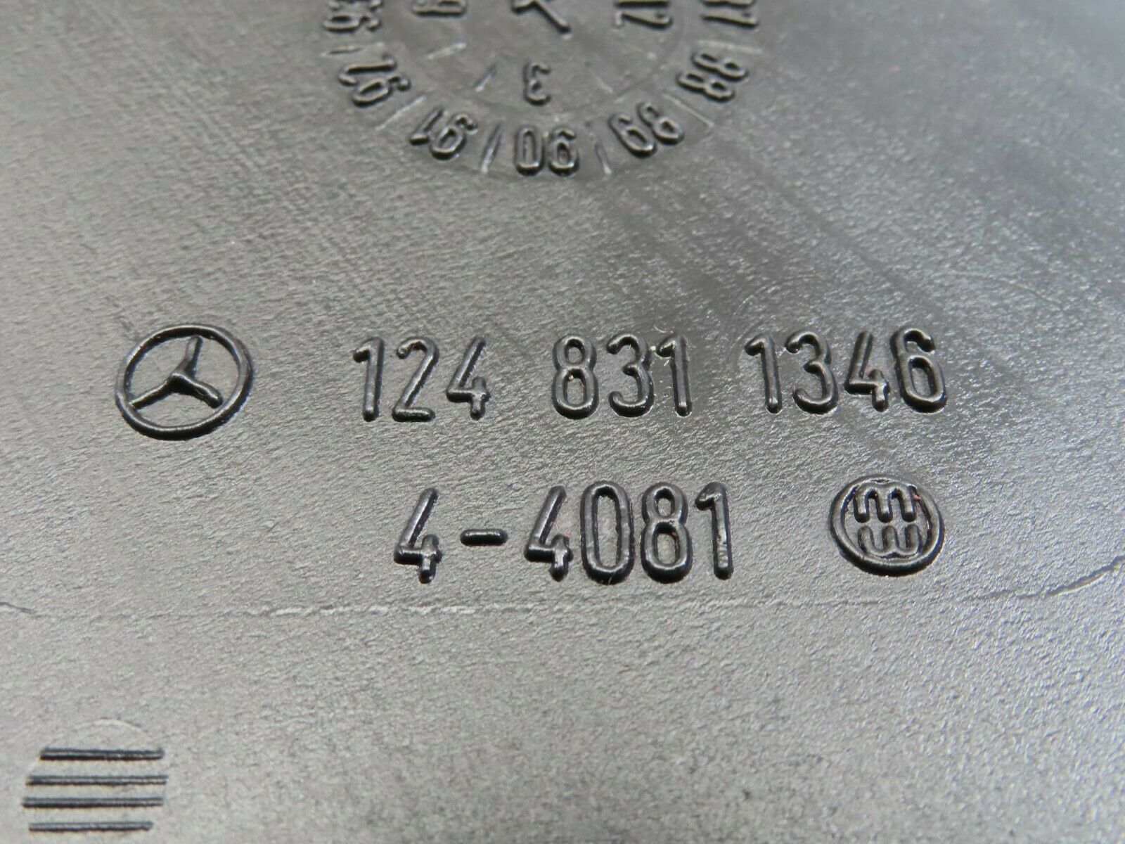 9281 Mercedes-Benz C124 300CE Coupe Heater Air Duct Vent Right Side 1248311346