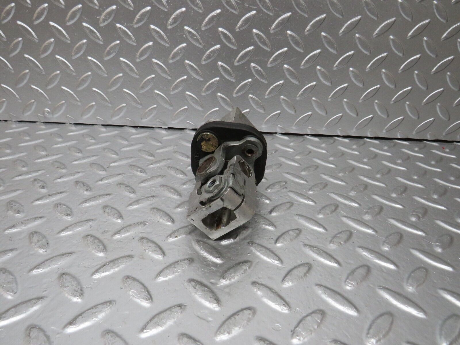 24969 Mercedes-Benz W140 S320 Steering Coupling Joint 2104600210