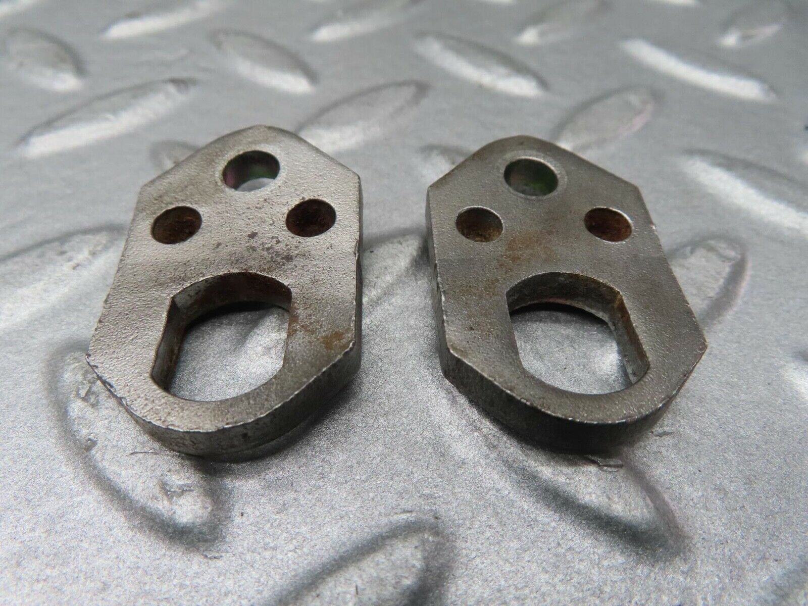 16742 Mercedes-Benz C107 380SLC Fuel Injector Bracket Pair