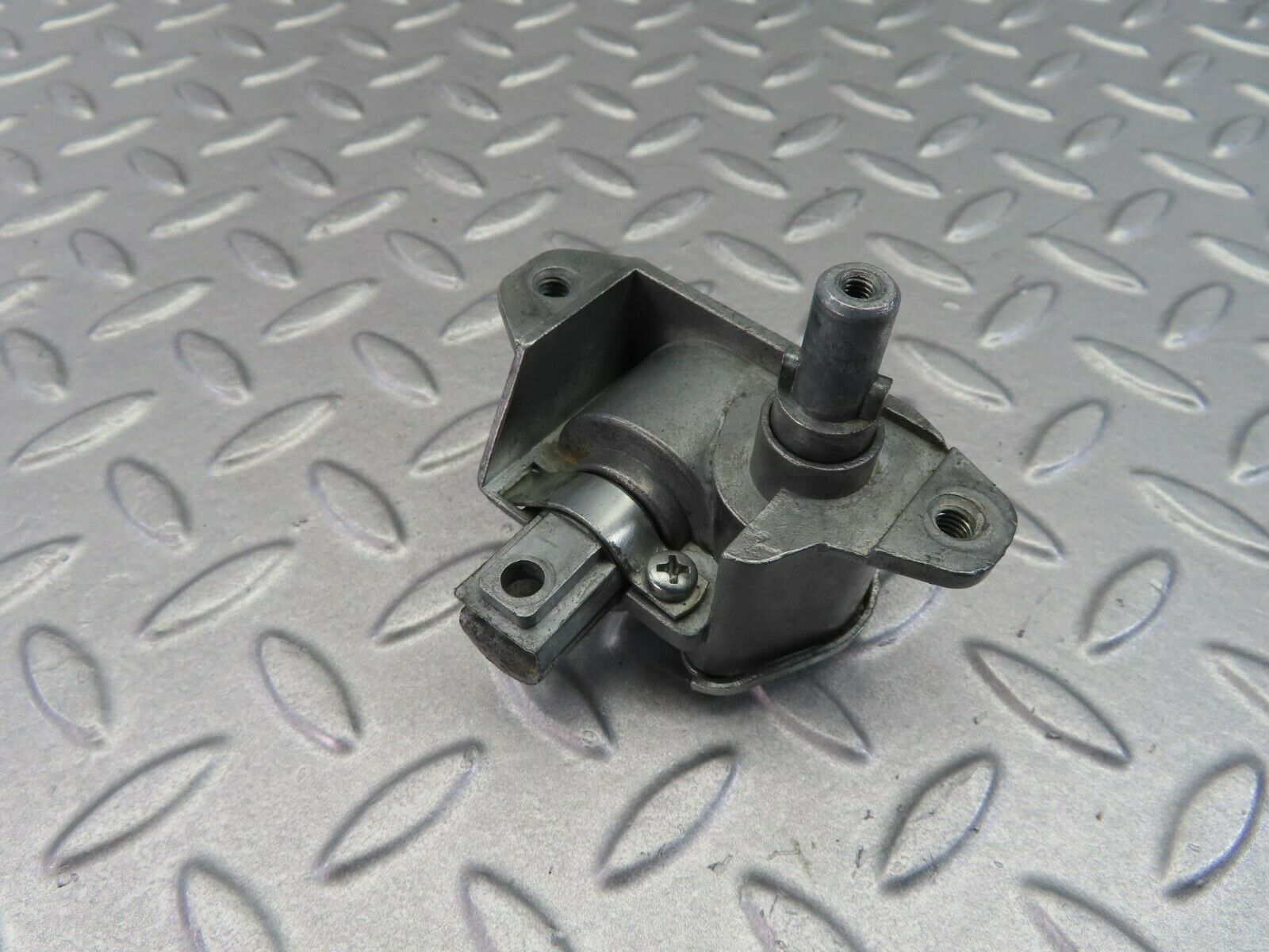 7842 Mercedes-Benz W115 220D Vent Window Regulator Left