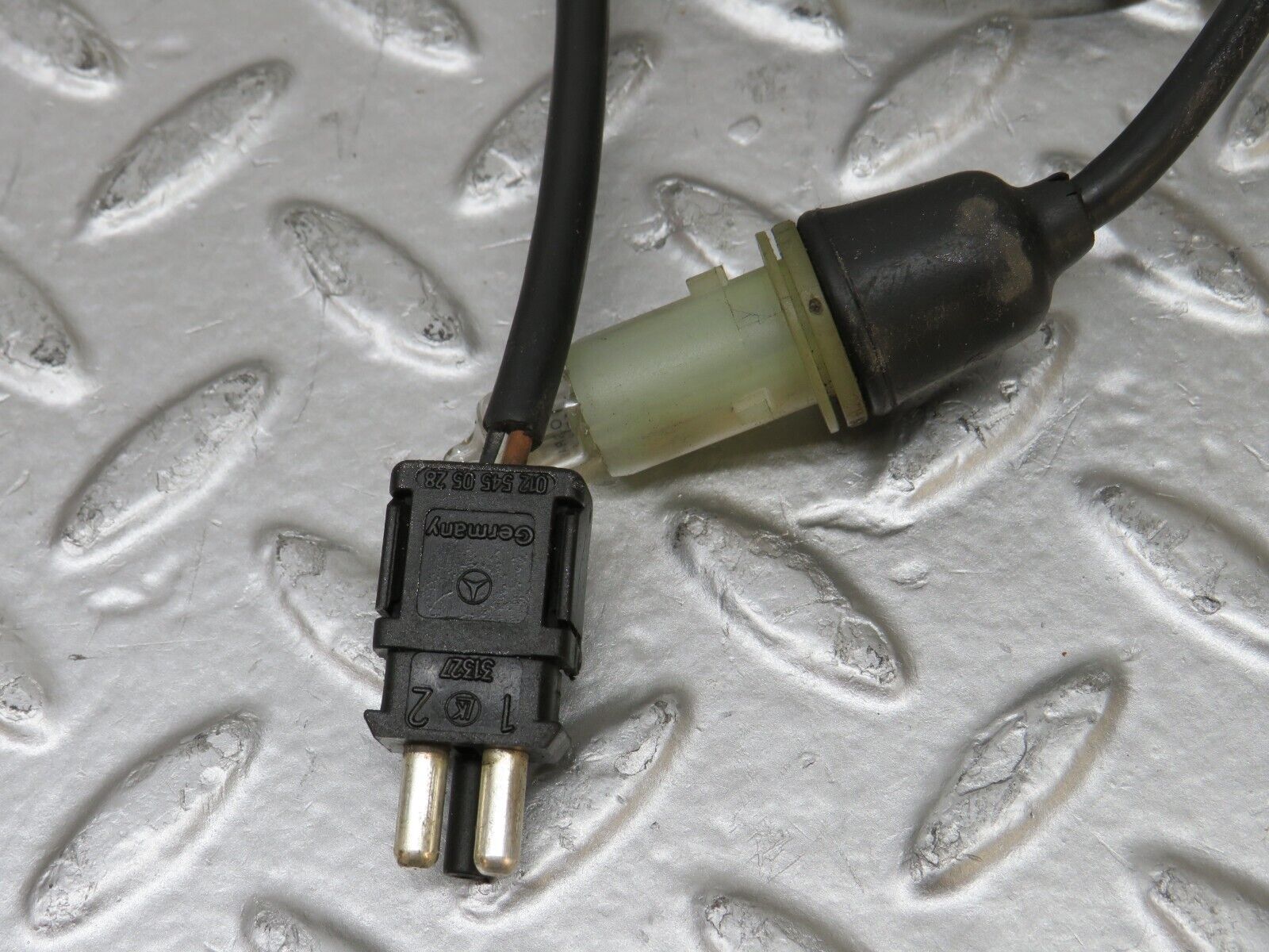 26003 Mercedes-Benz W124 280E Front Wing Indicator Cable Wire 1249971881