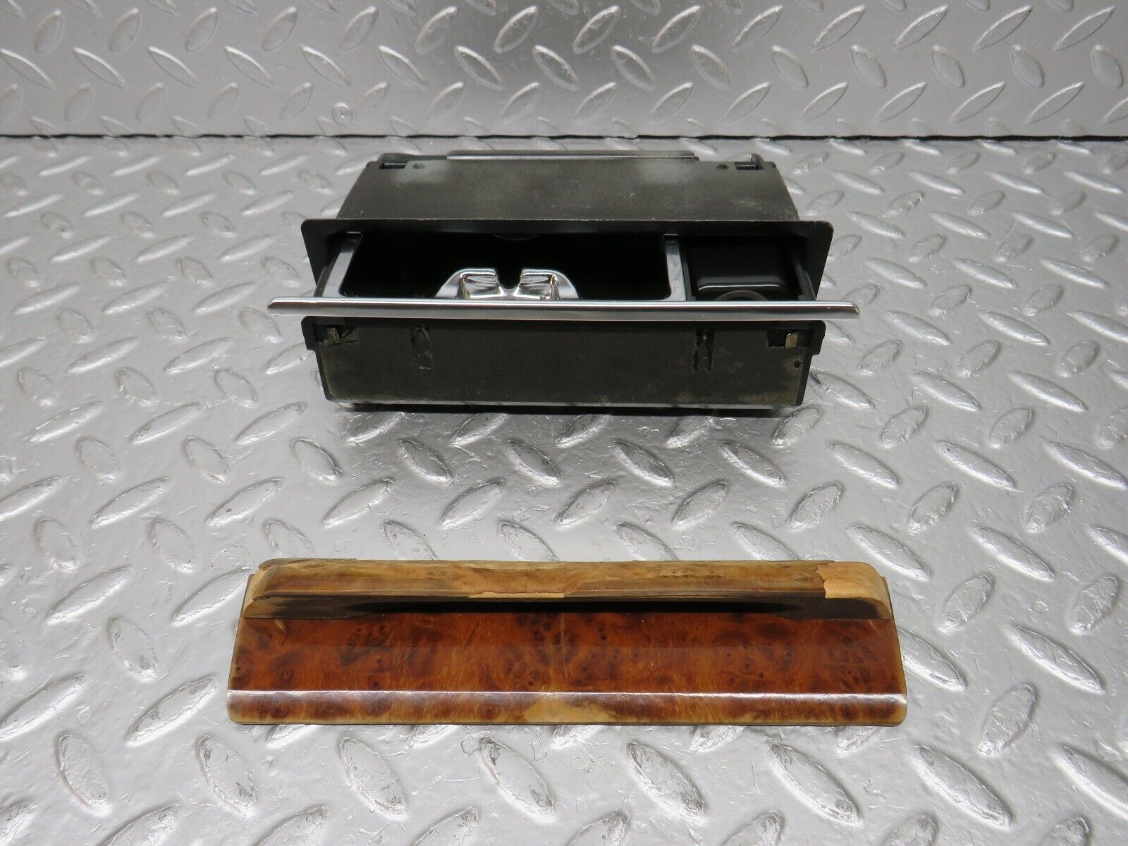 34359 Mercedes-Benz C126 380SEC Coupe Centre Console Ashtray Wood Finish
