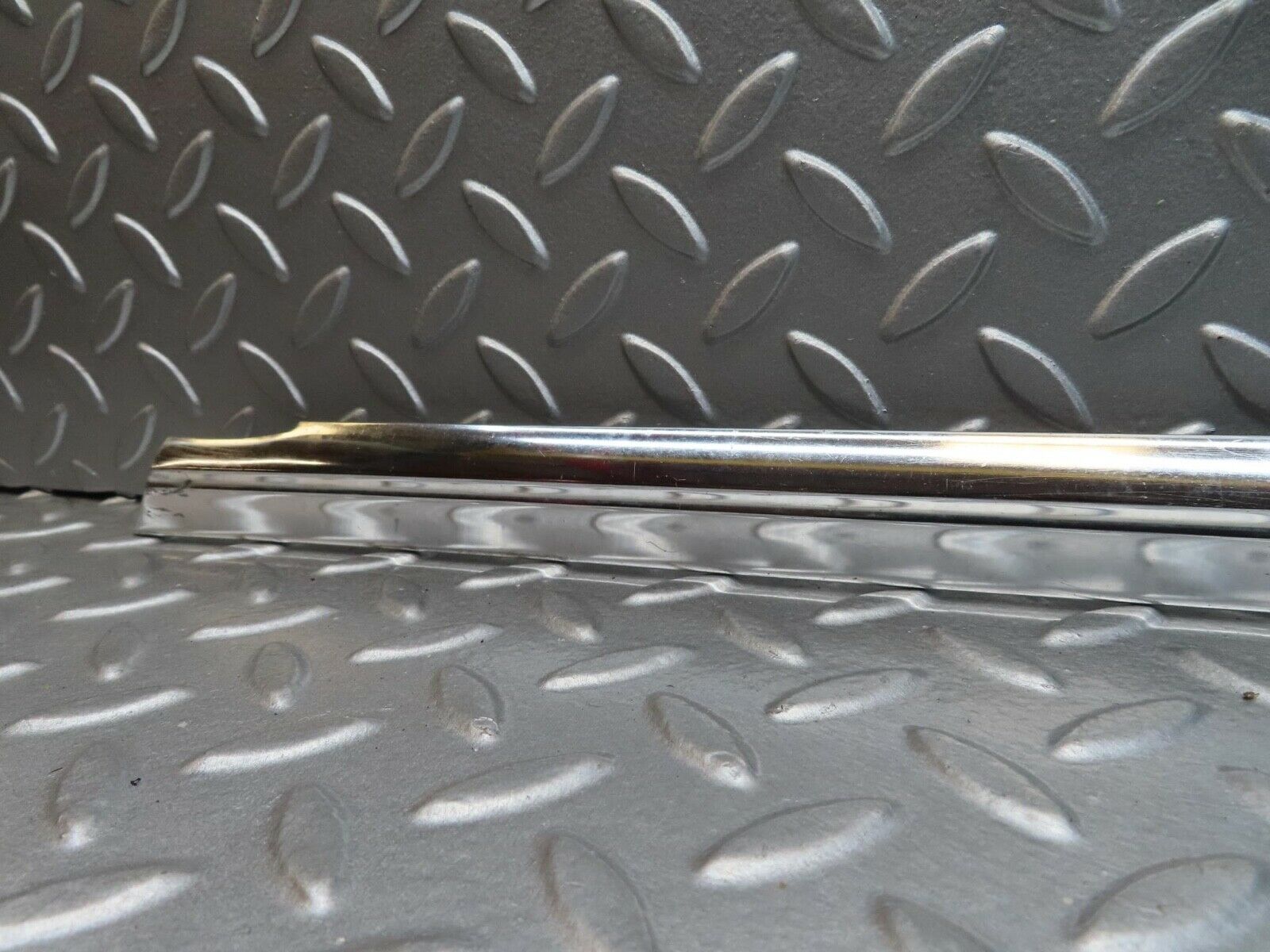 12355 Mercedes-Benz W108 280SE 3.5 Front Left Door Chrome Moulding Trim