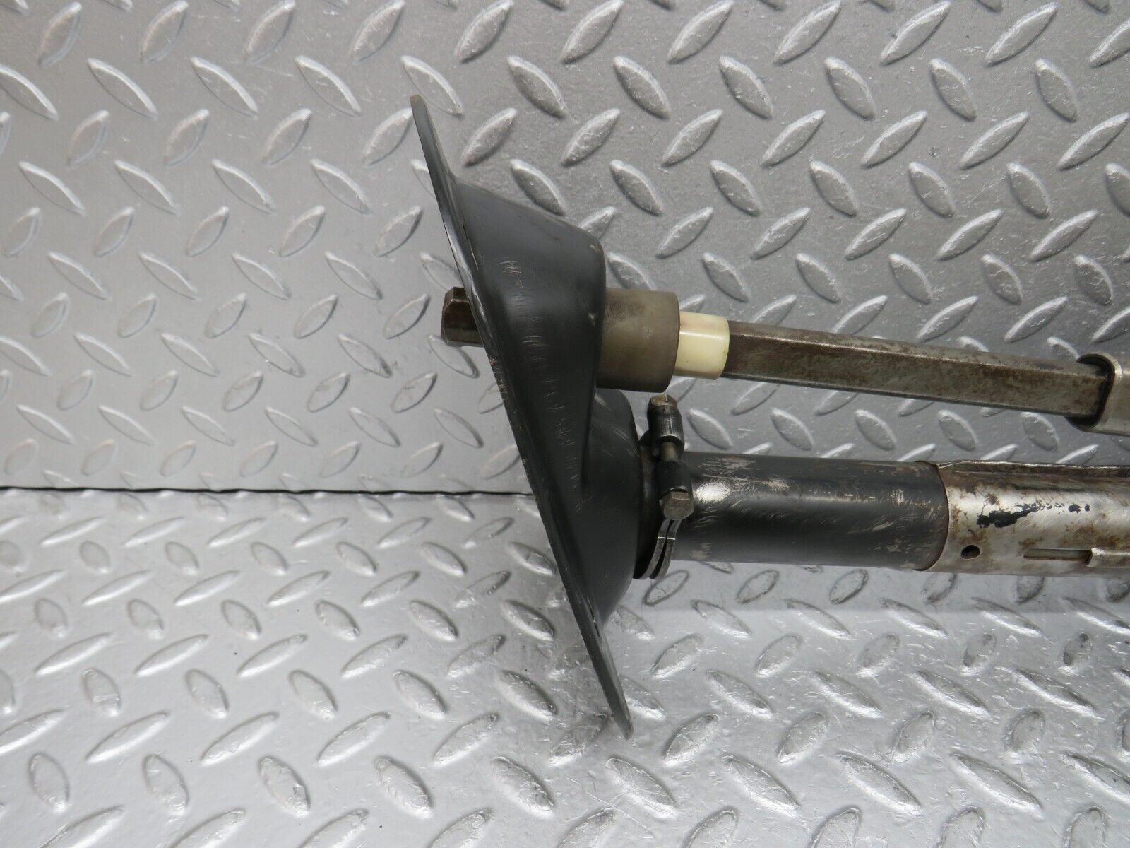 37579 Mercedes-Benz W109 300SEL Steering Column 108 R