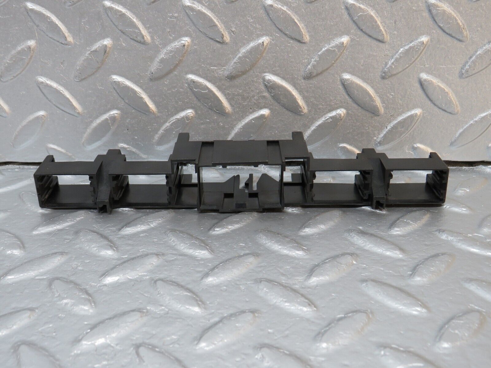 39749 Mercedes-Benz R129 320SL Coupe Connector Holder 1295451340