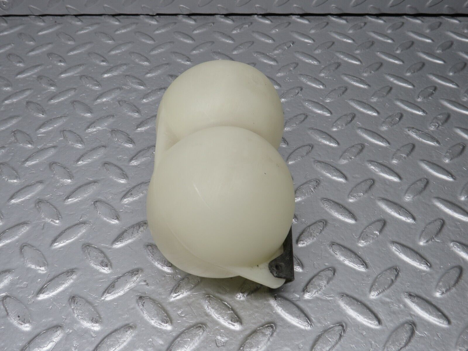 38789 Mercedes-Benz W201 190E 2.6L Vacuum Reservoir