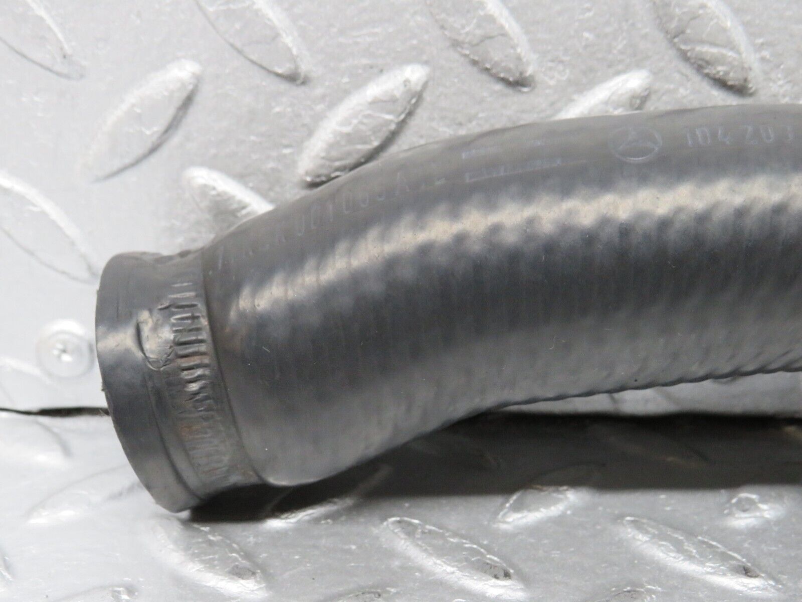 38062 Mercedes-Benz A124 320E Cabriolet Radiator Hose Pipe 1042030482